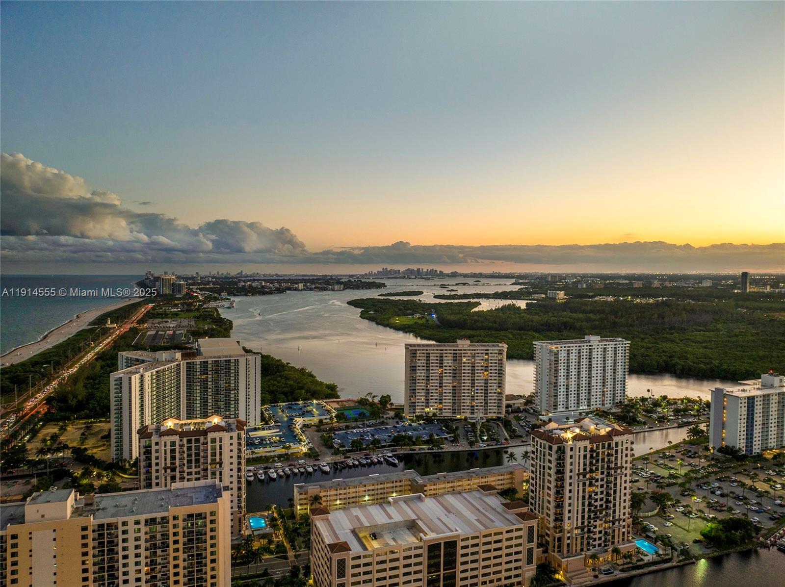 16275 Collins Ave #UPH1, Sunny Isles Beach FL 33160