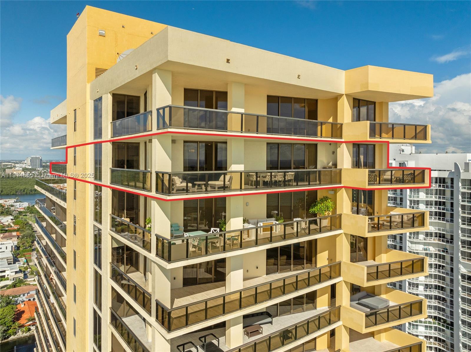16275 Collins Ave #UPH1, Sunny Isles Beach FL 33160