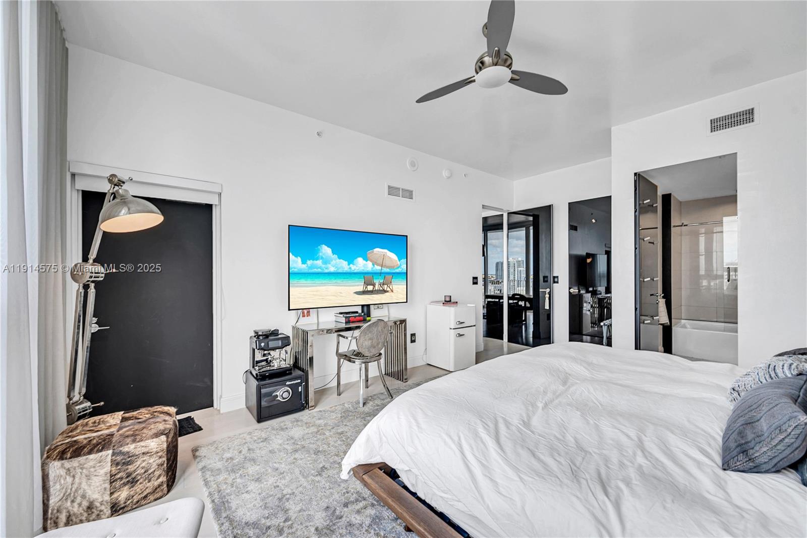 2020 N Bayshore Dr #1906, Miami FL 33137