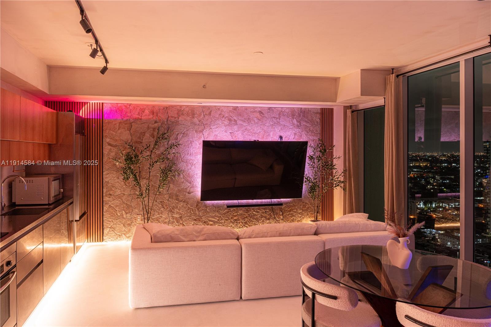 1040 Biscayne Blvd #2905, Miami FL 33132