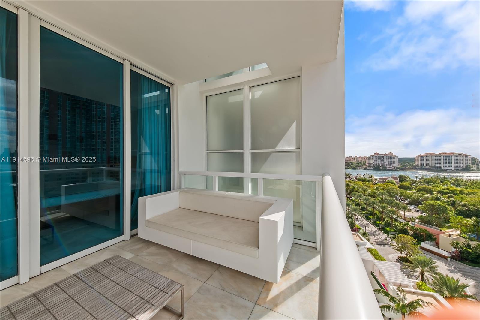 50 S Pointe Dr #1206, Miami Beach FL 33139