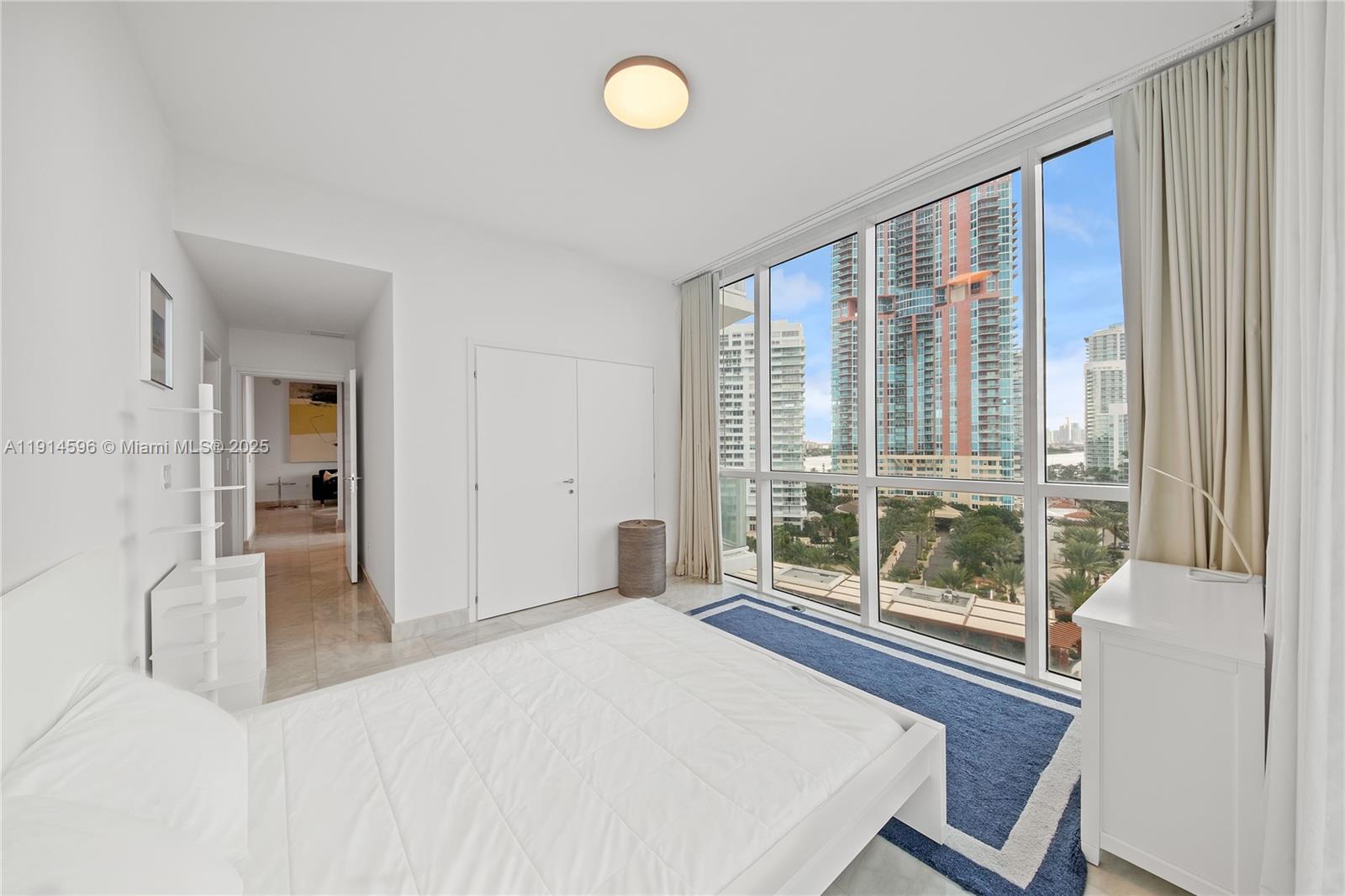 50 S Pointe Dr #1206, Miami Beach FL 33139