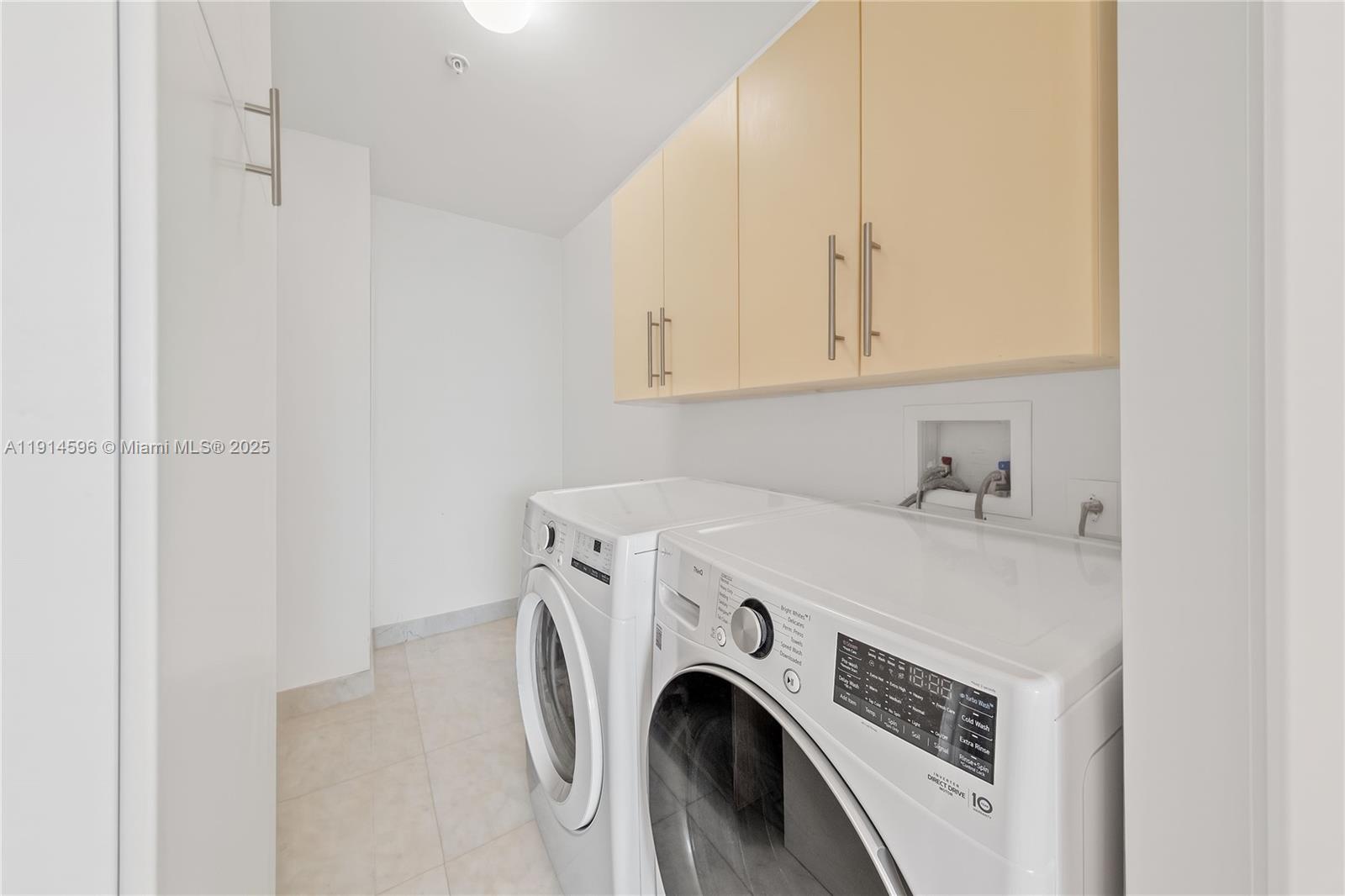 50 S Pointe Dr #1206, Miami Beach FL 33139