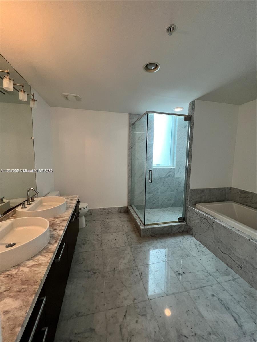 244 Biscayne Blvd #2609, Miami FL 33132