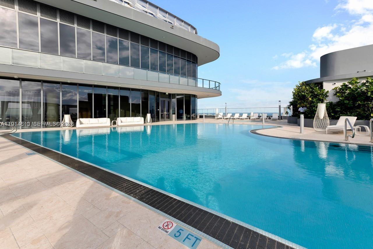 1000 Brickell Plz #2101, Miami FL 33131