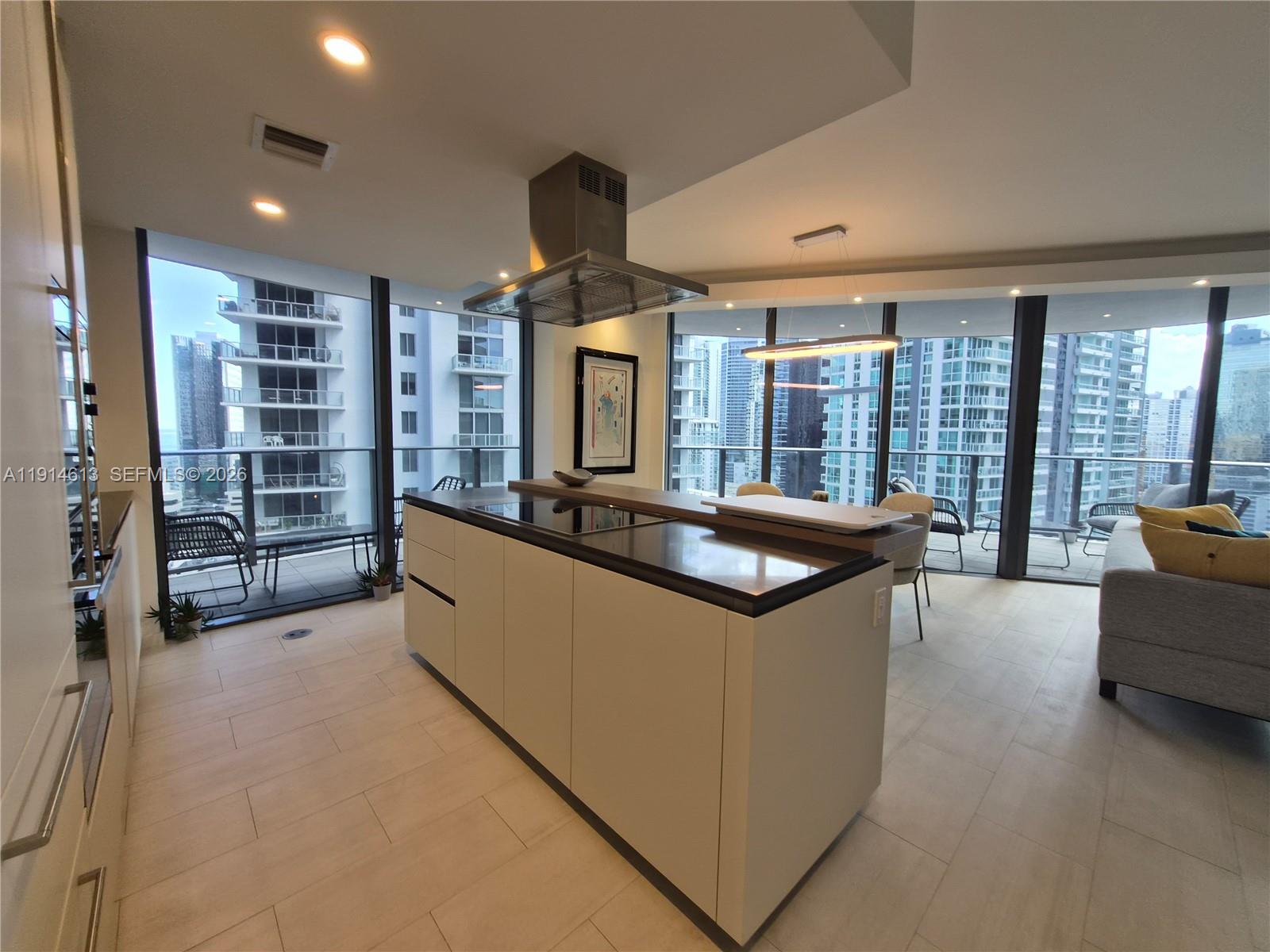 1000 Brickell Plz #2101, Miami FL 33131