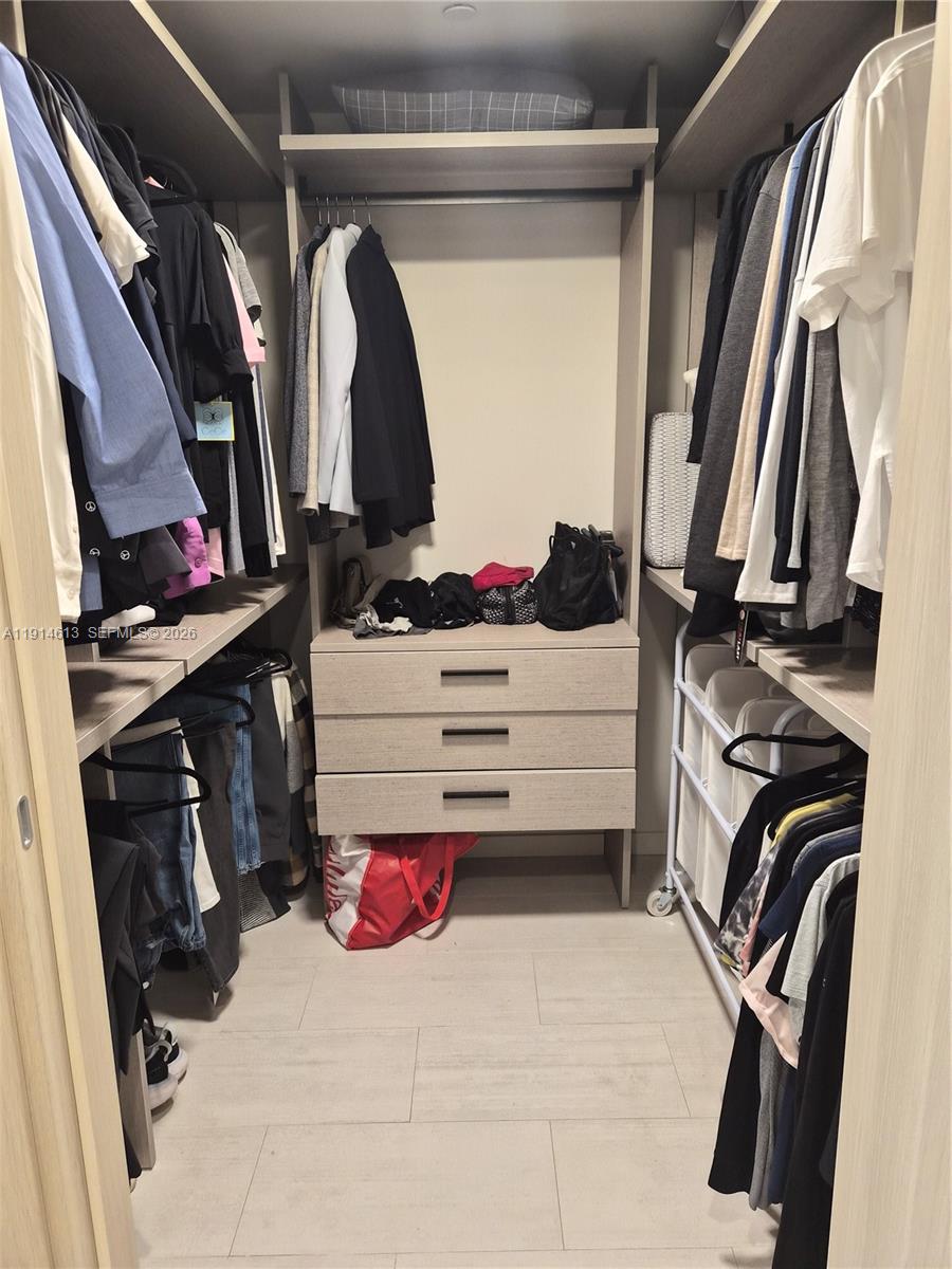 1000 Brickell Plz #2101, Miami FL 33131