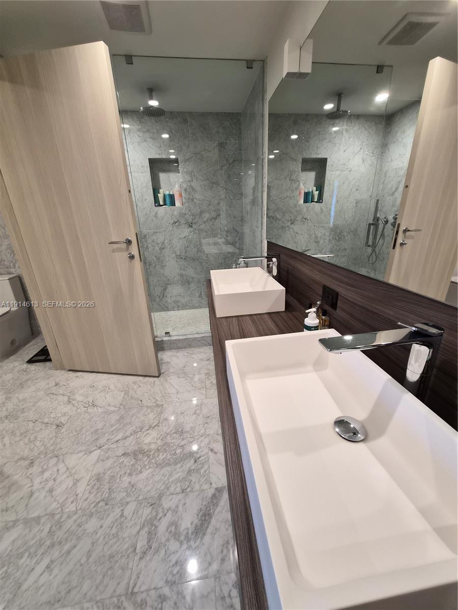 1000 Brickell Plz #2101, Miami FL 33131