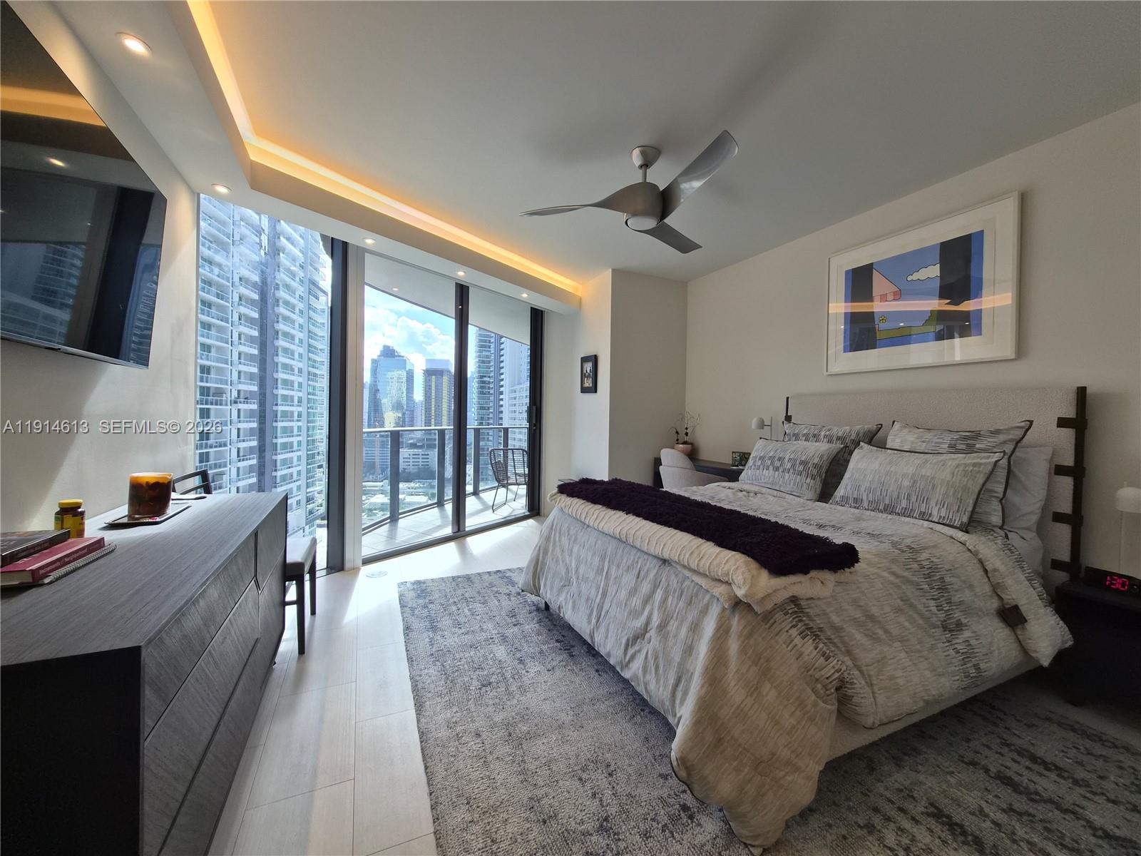 1000 Brickell Plz #2101, Miami FL 33131