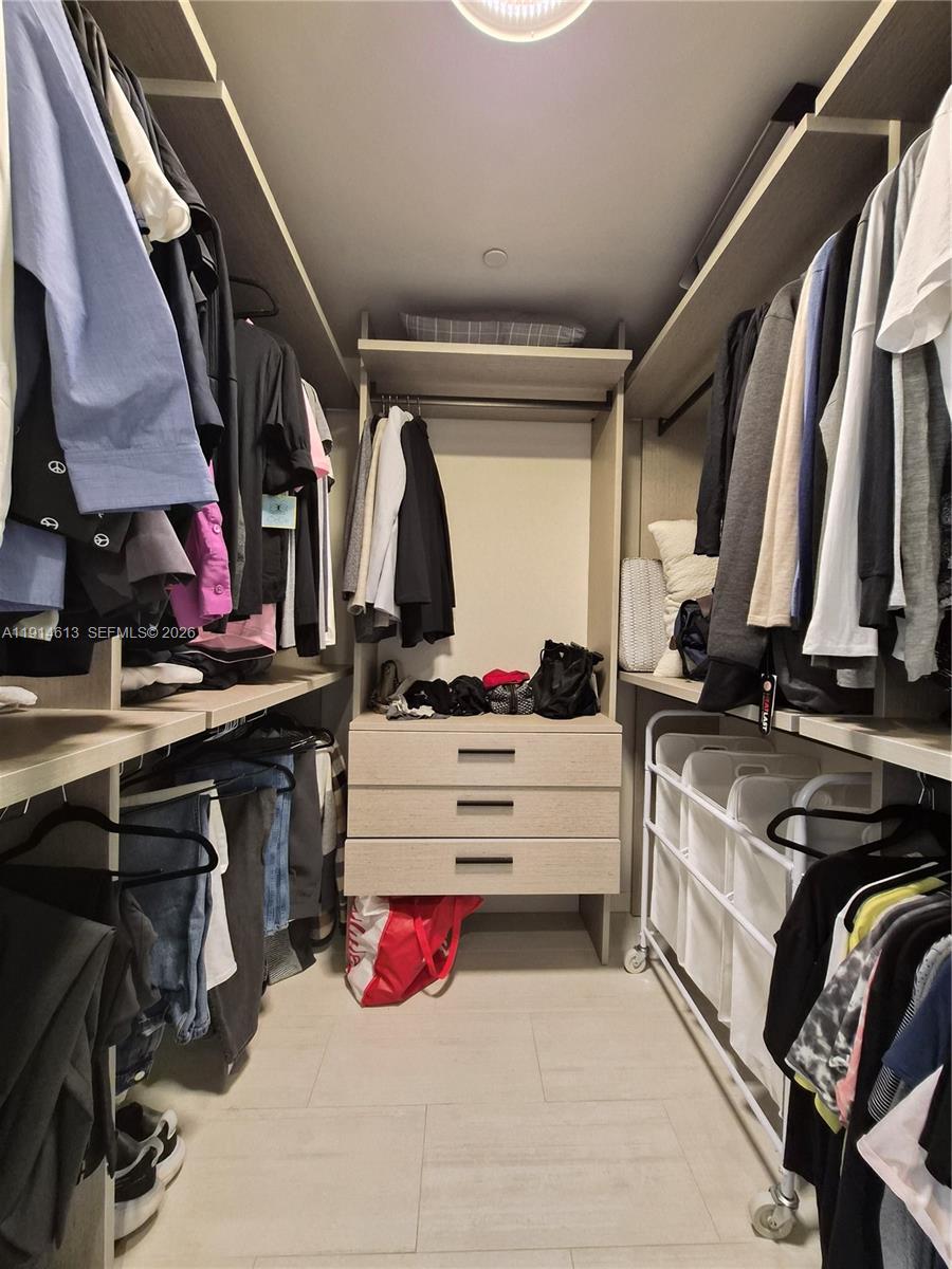 1000 Brickell Plz #2101, Miami FL 33131