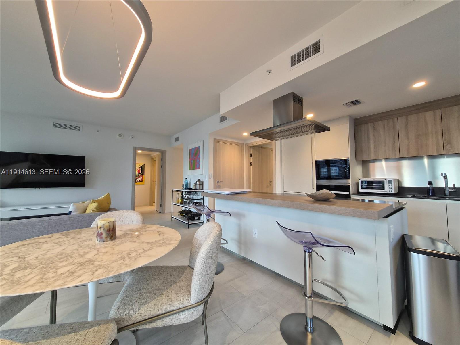 1000 Brickell Plz #2101, Miami FL 33131