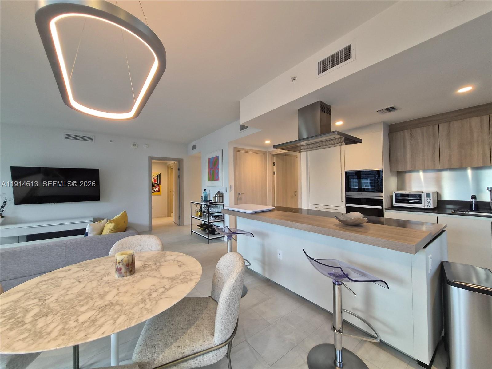 1000 Brickell Plz #2101, Miami FL 33131