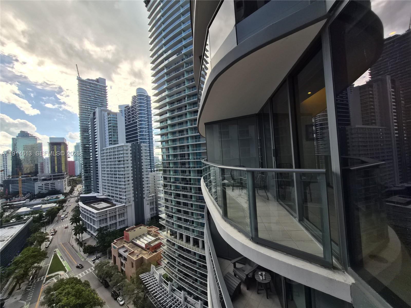 1000 Brickell Plz #2101, Miami FL 33131