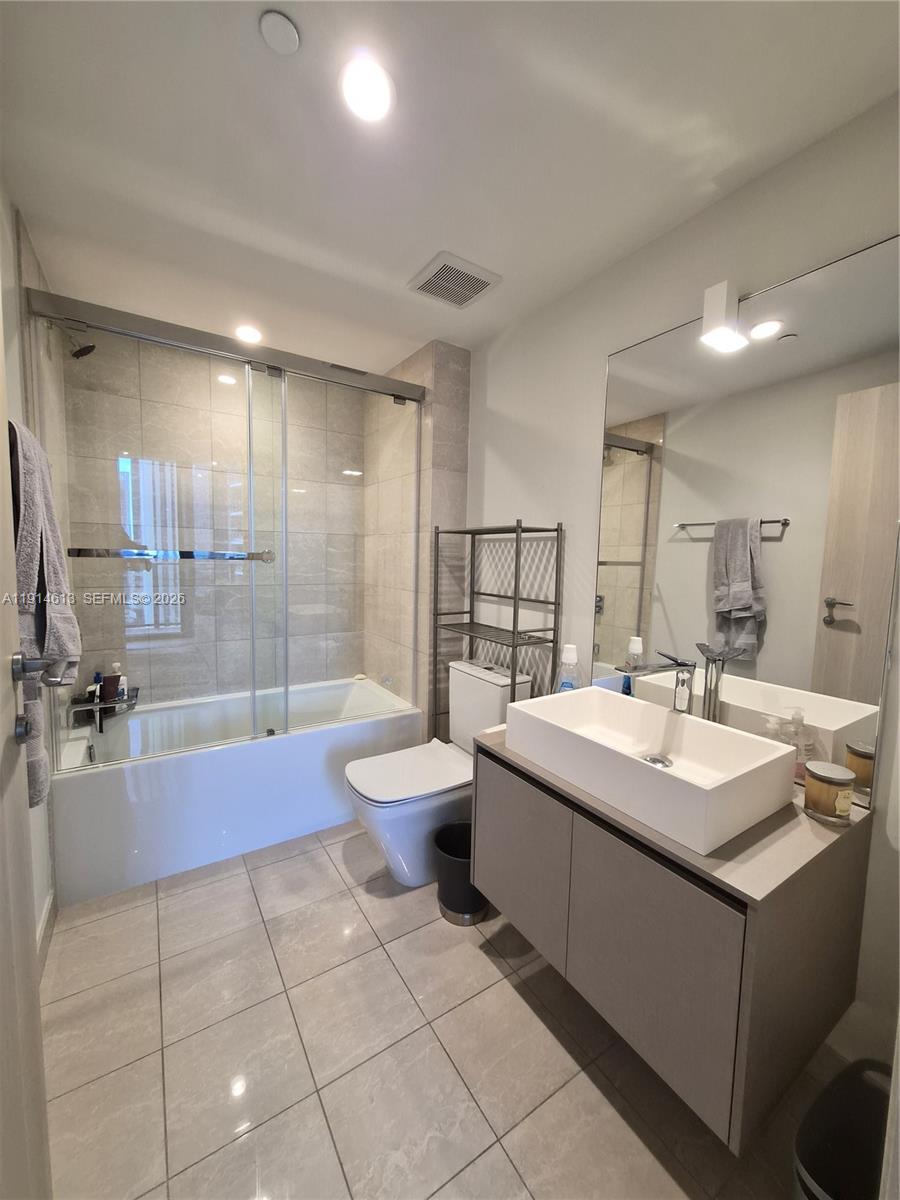 1000 Brickell Plz #2101, Miami FL 33131