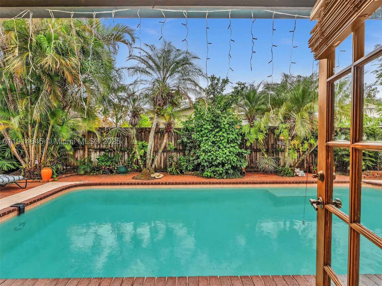 7390 NW 49th St, Lauderhill FL 33319