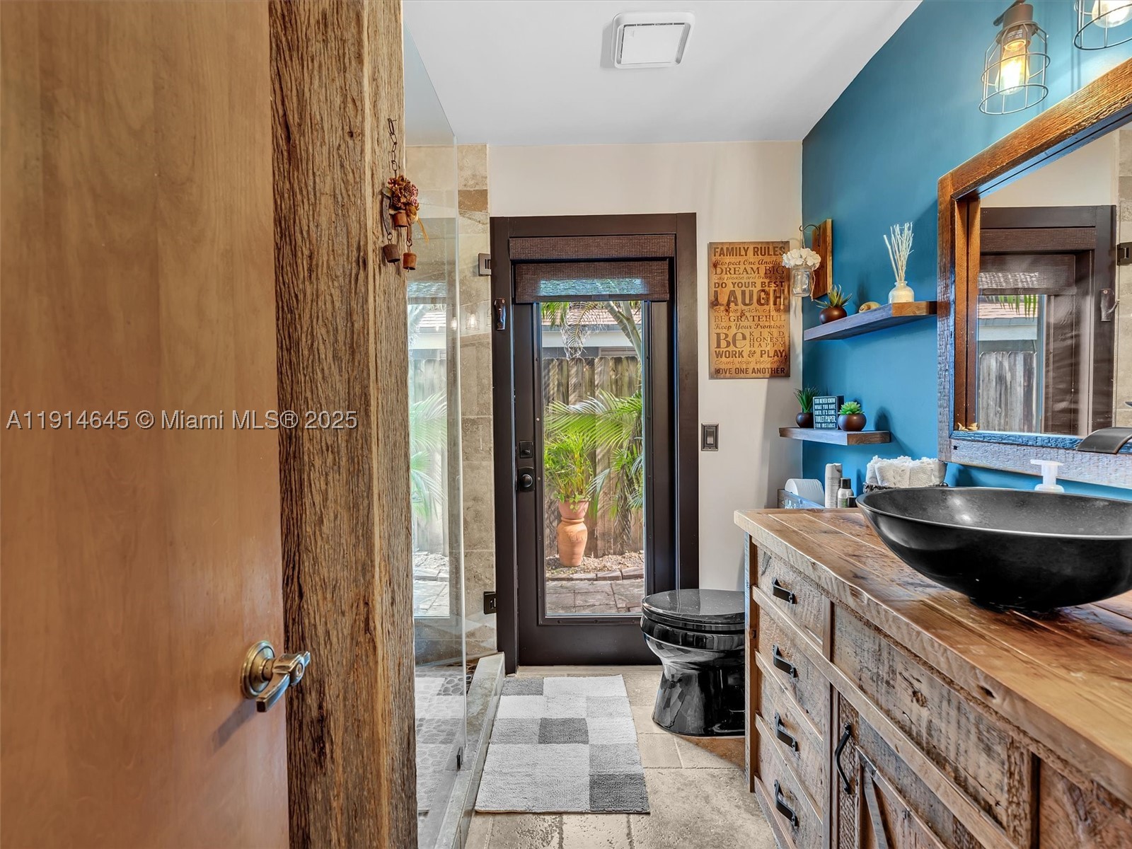 7390 NW 49th St, Lauderhill FL 33319