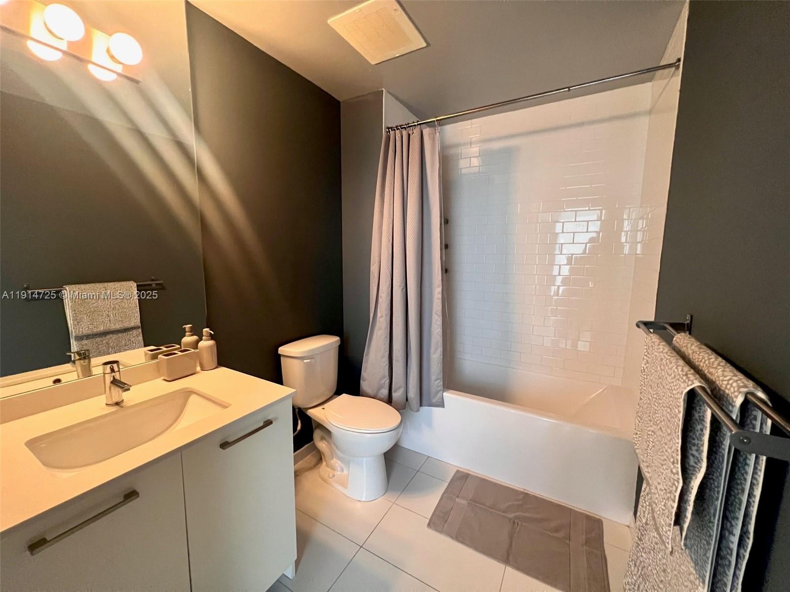 151 SE 1st St #810, Miami FL 33131