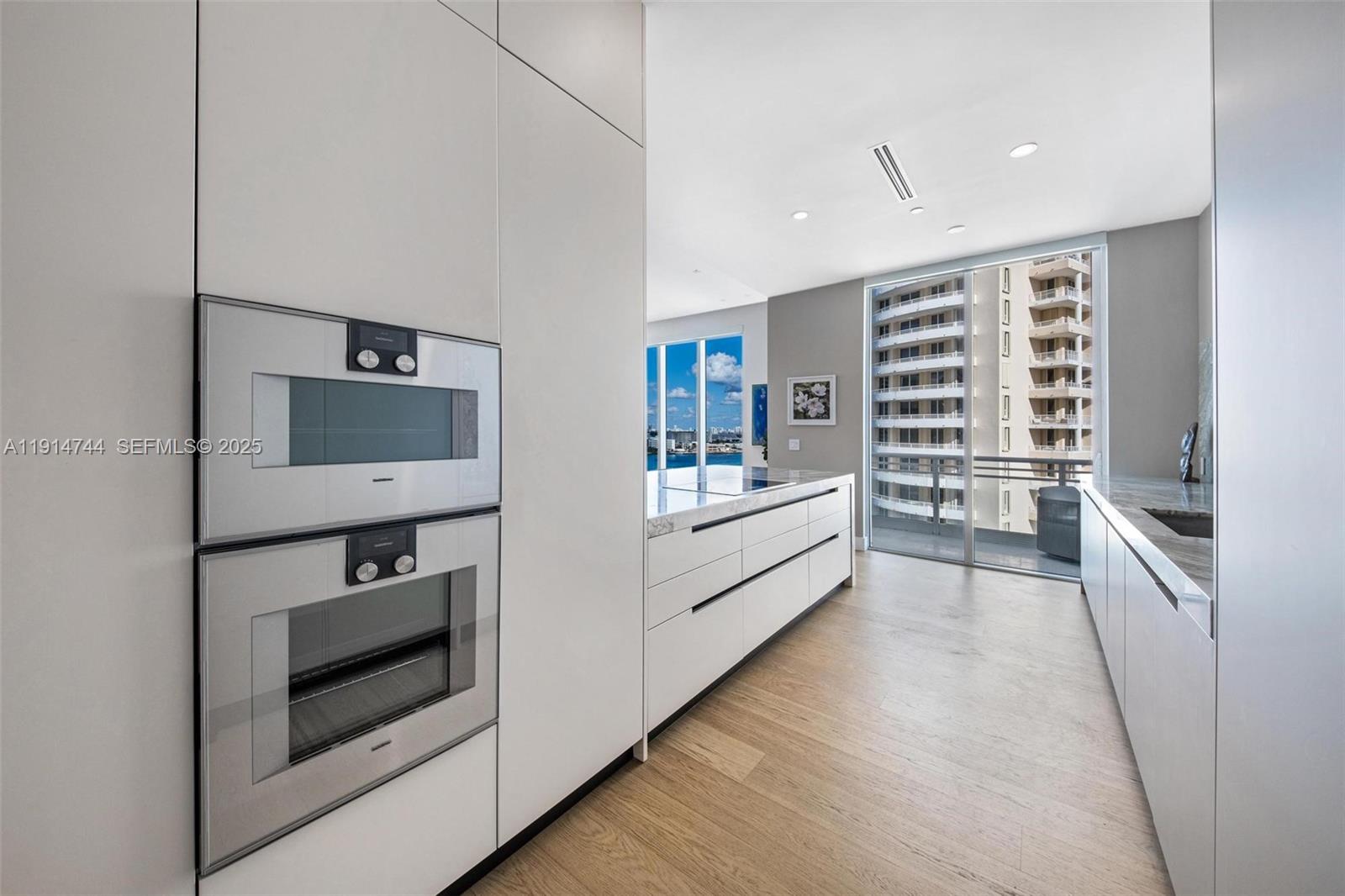 900 Brickell Key Blvd #1403, Miami FL 33131