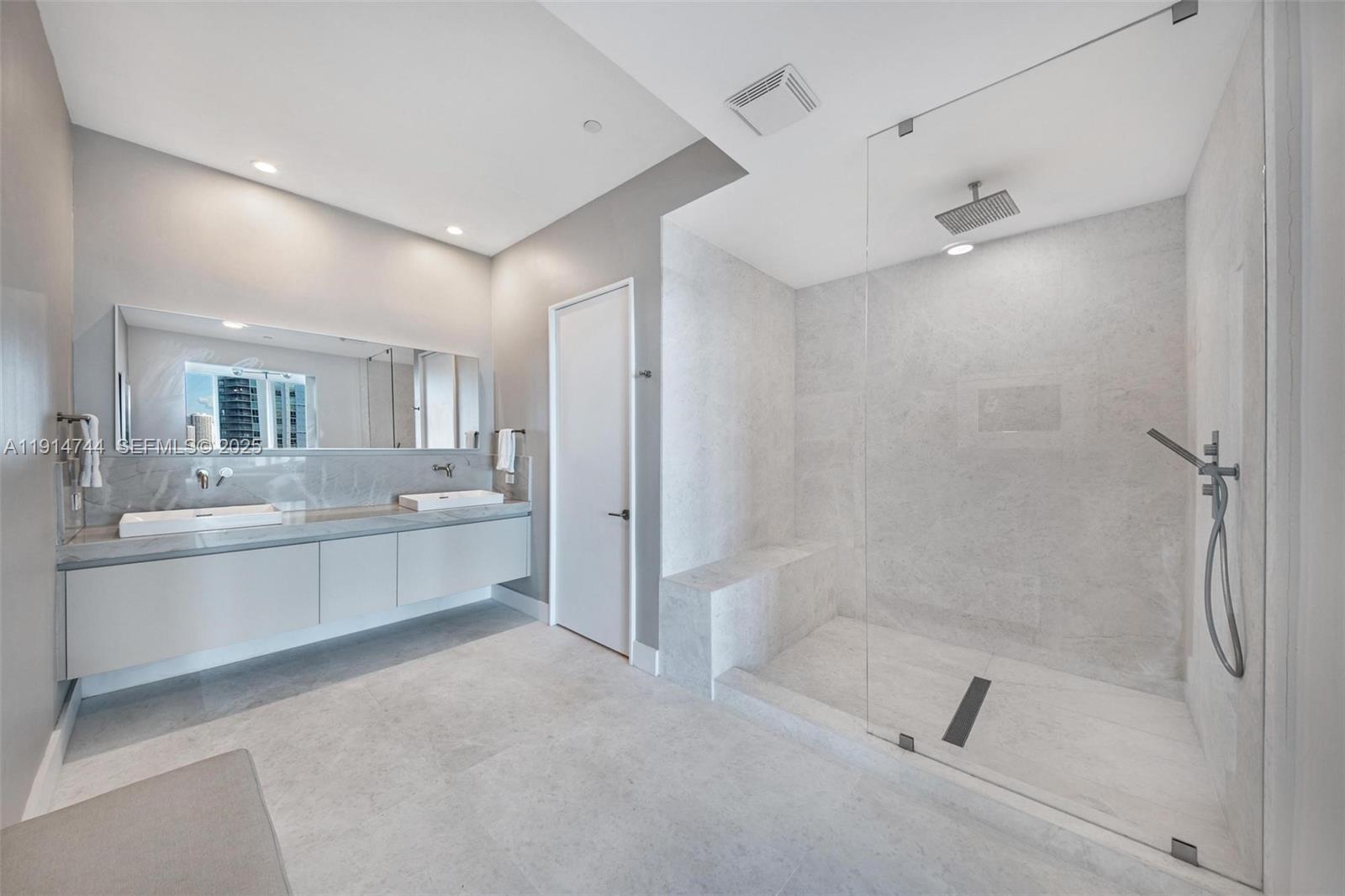 900 Brickell Key Blvd #1403, Miami FL 33131