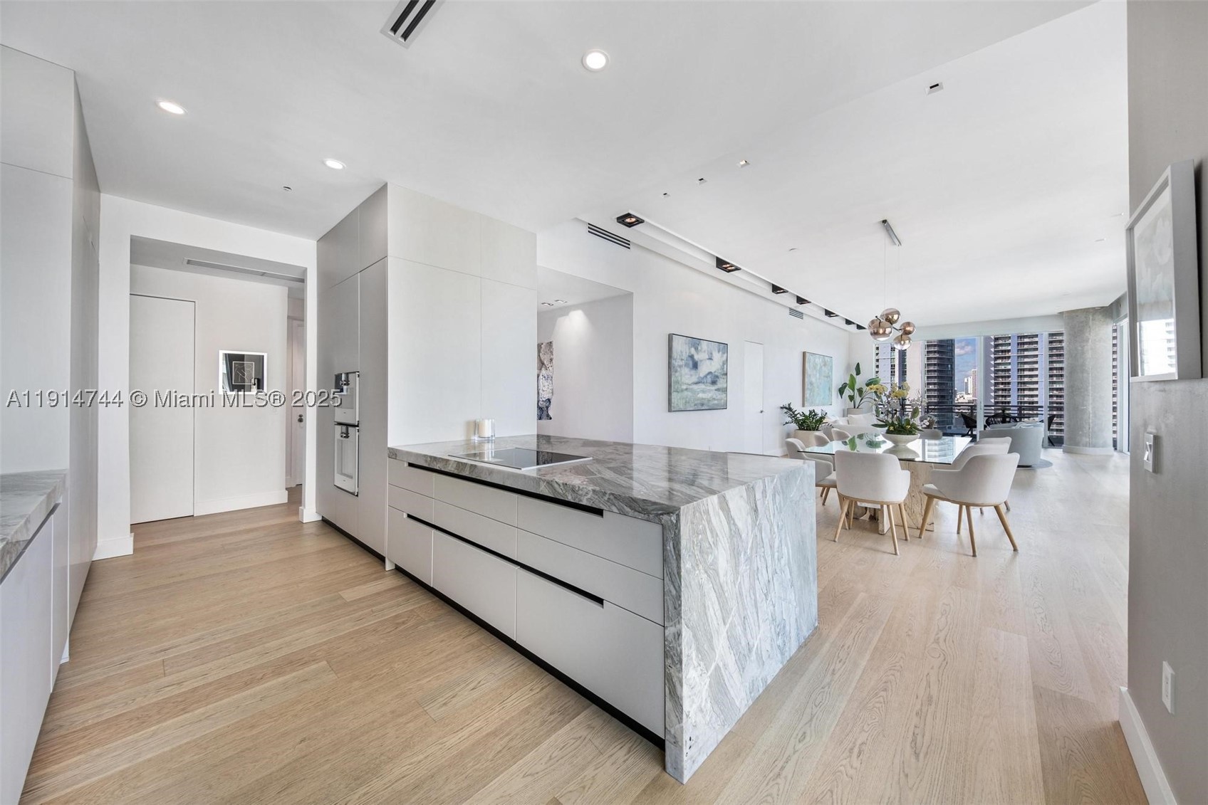 900 Brickell Key Blvd #1403, Miami FL 33131