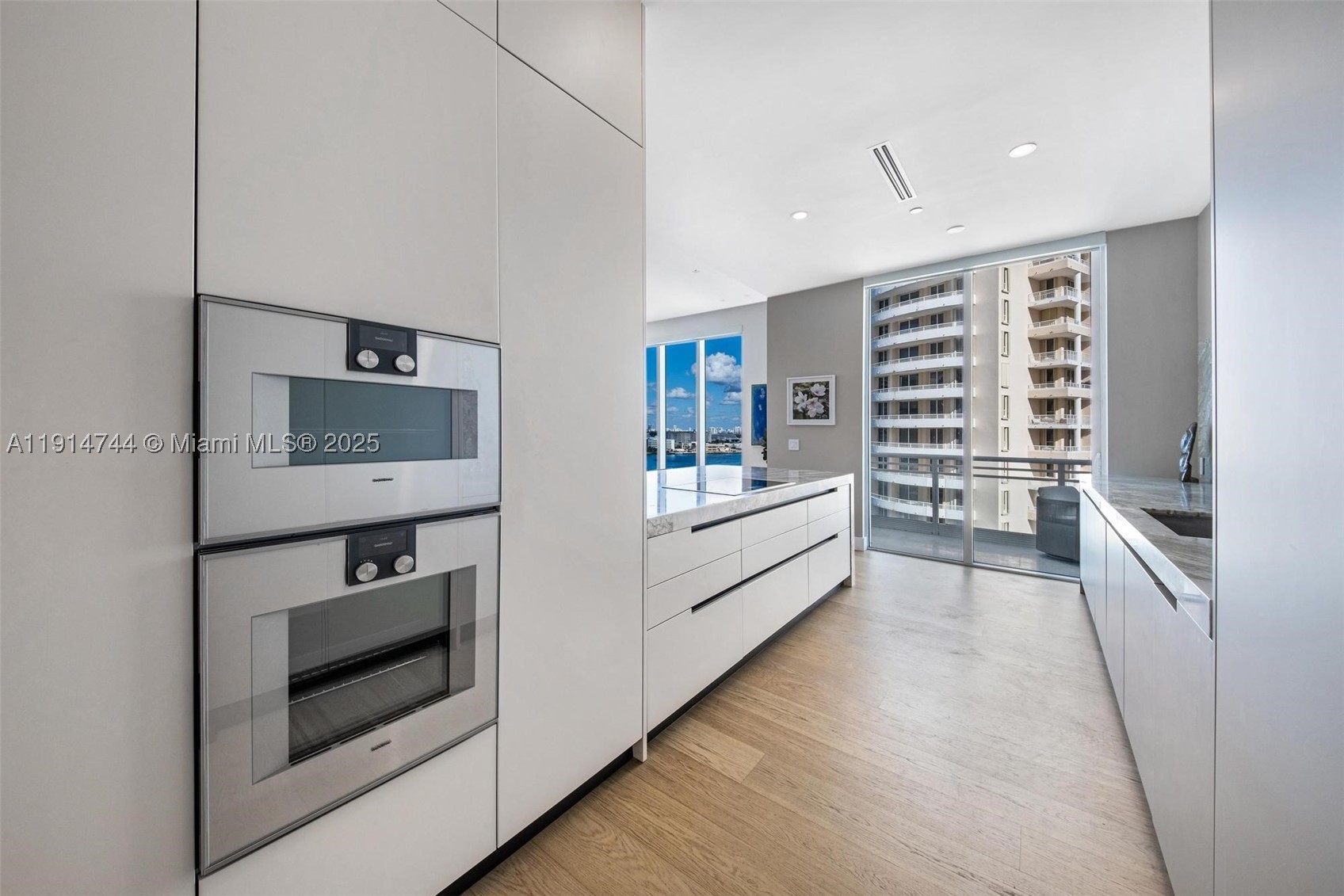 900 Brickell Key Blvd #1403, Miami FL 33131