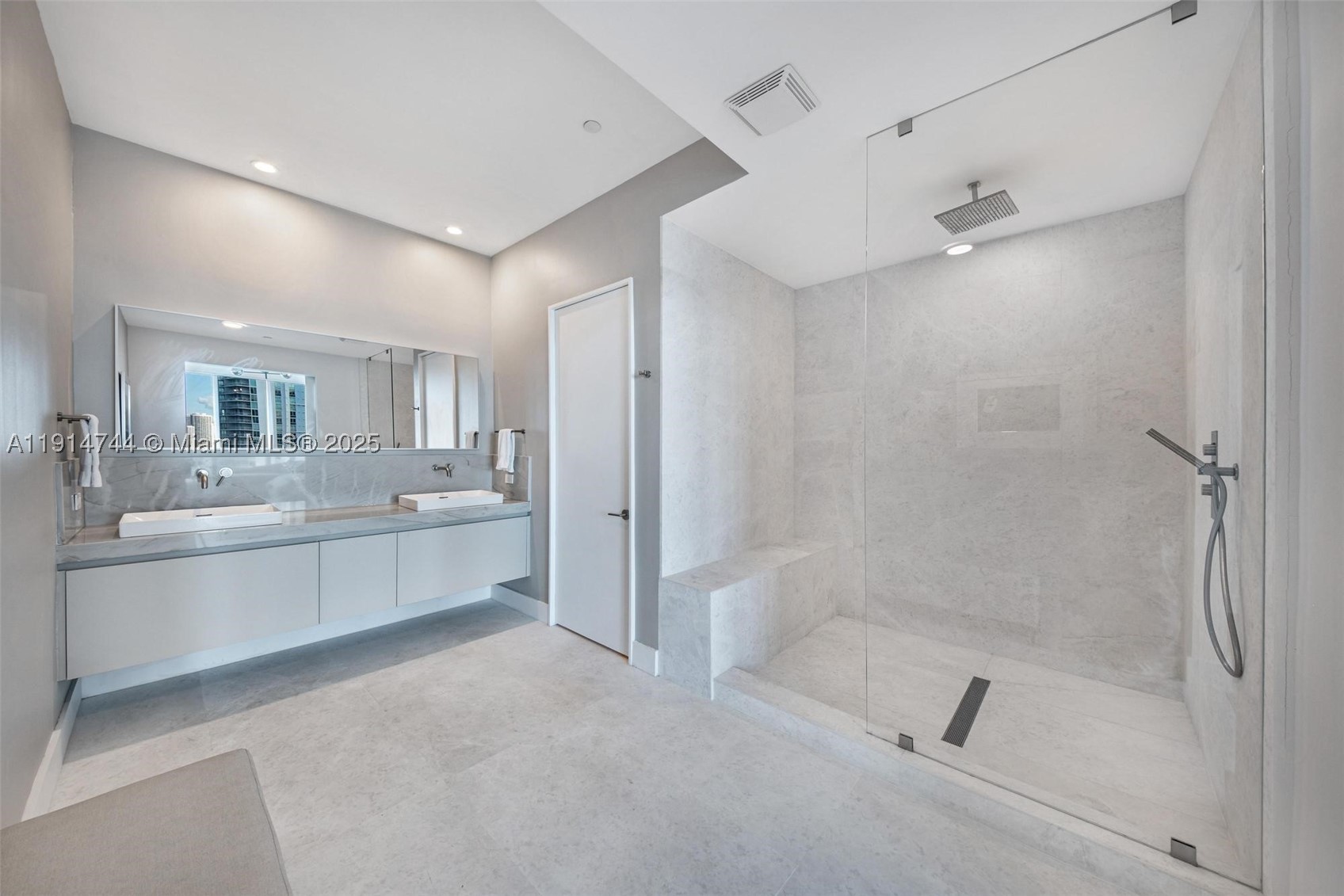 900 Brickell Key Blvd #1403, Miami FL 33131
