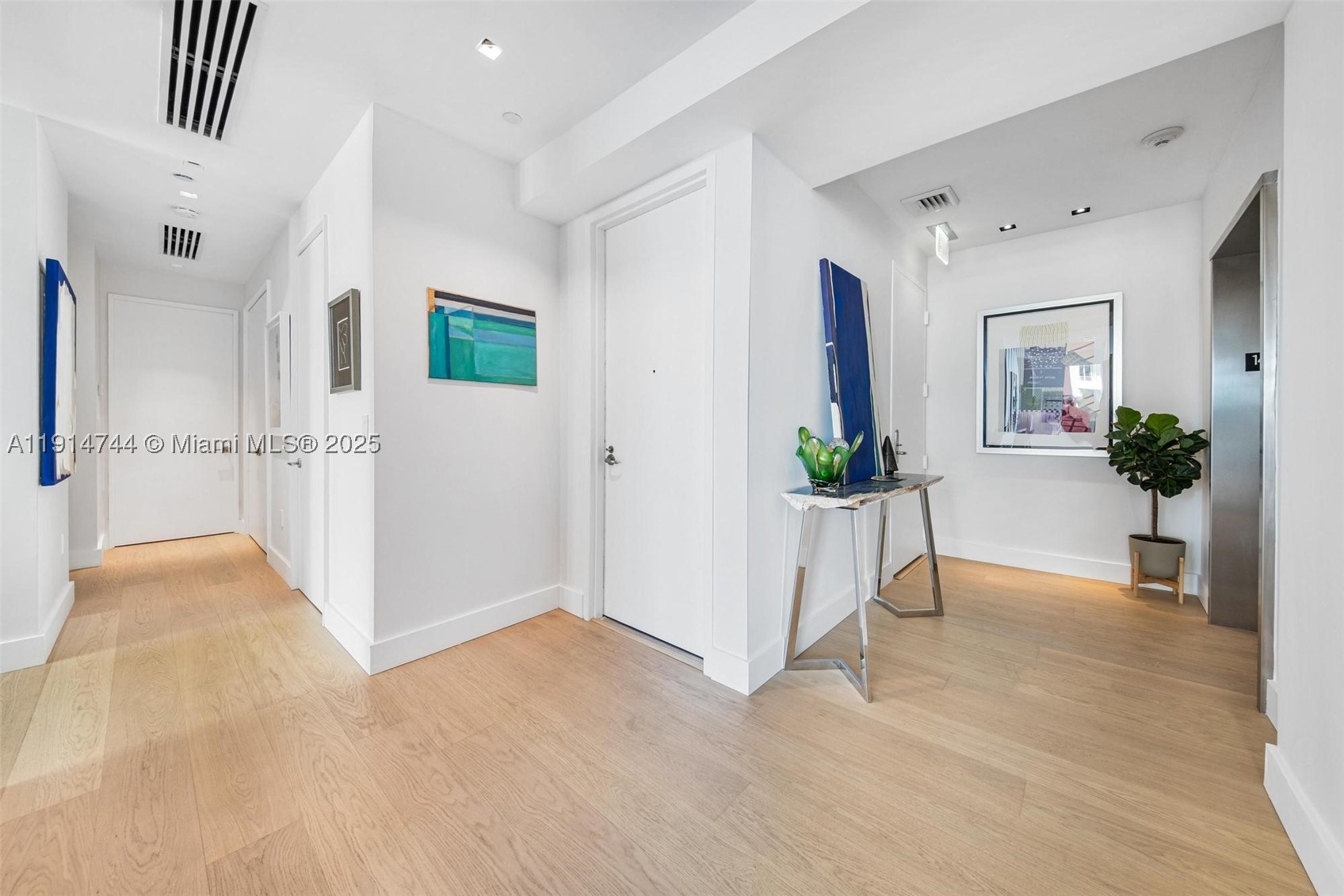 900 Brickell Key Blvd #1403, Miami FL 33131