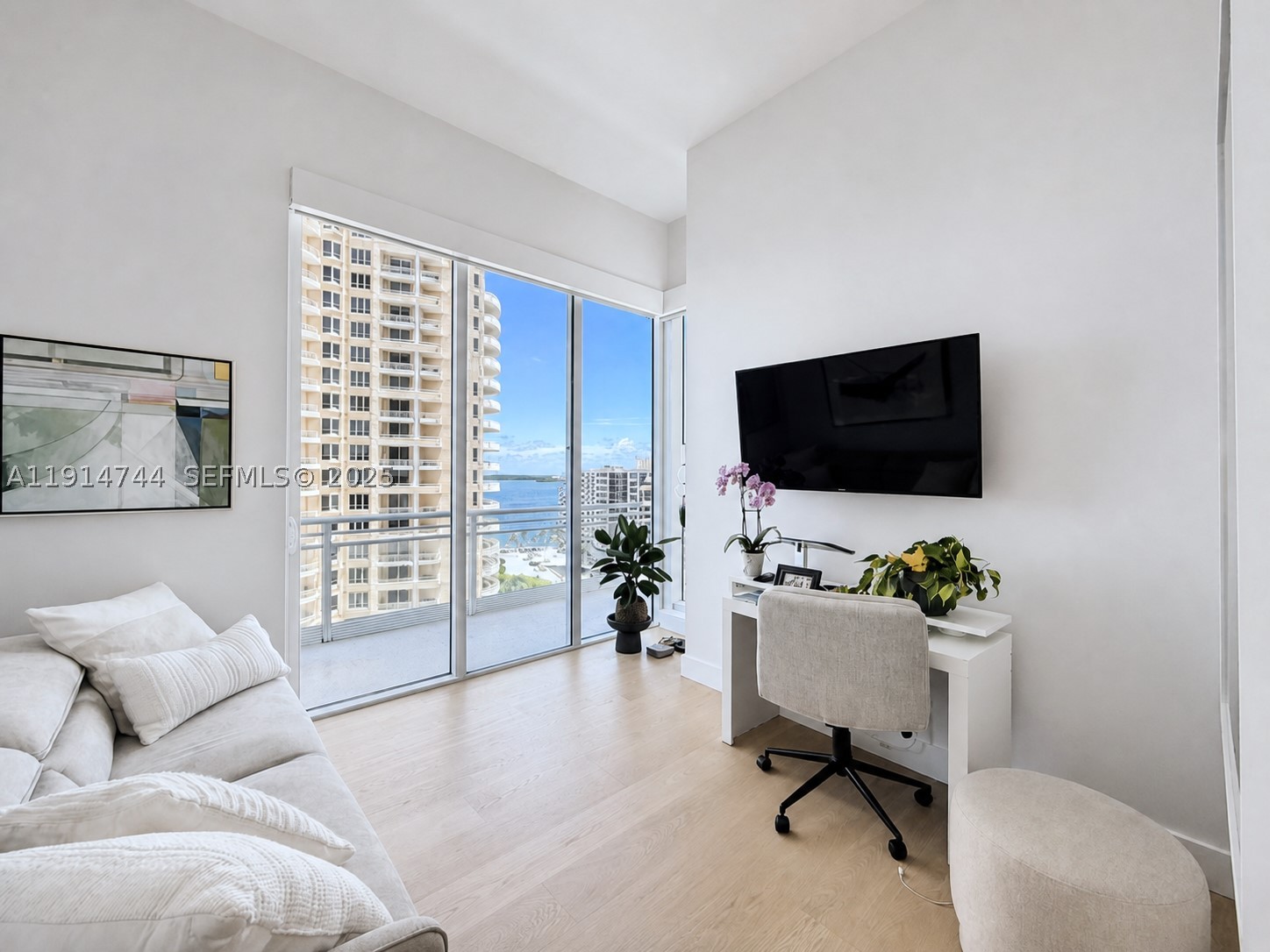 900 Brickell Key Blvd #1403, Miami FL 33131