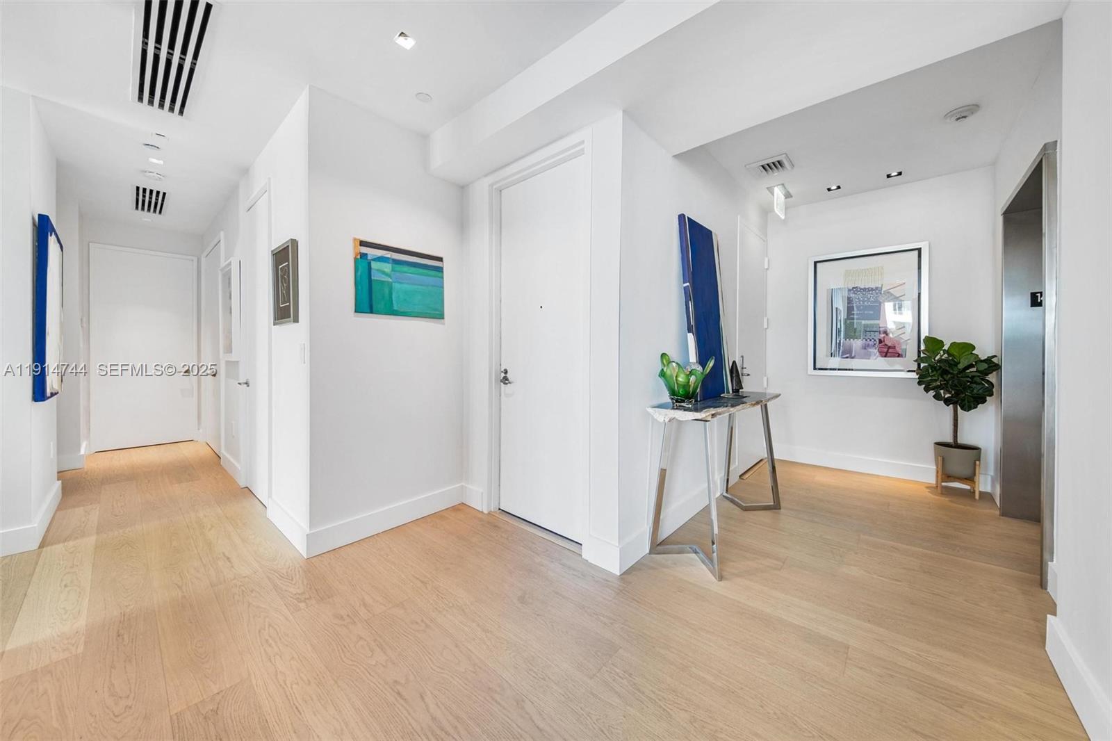 900 Brickell Key Blvd #1403, Miami FL 33131