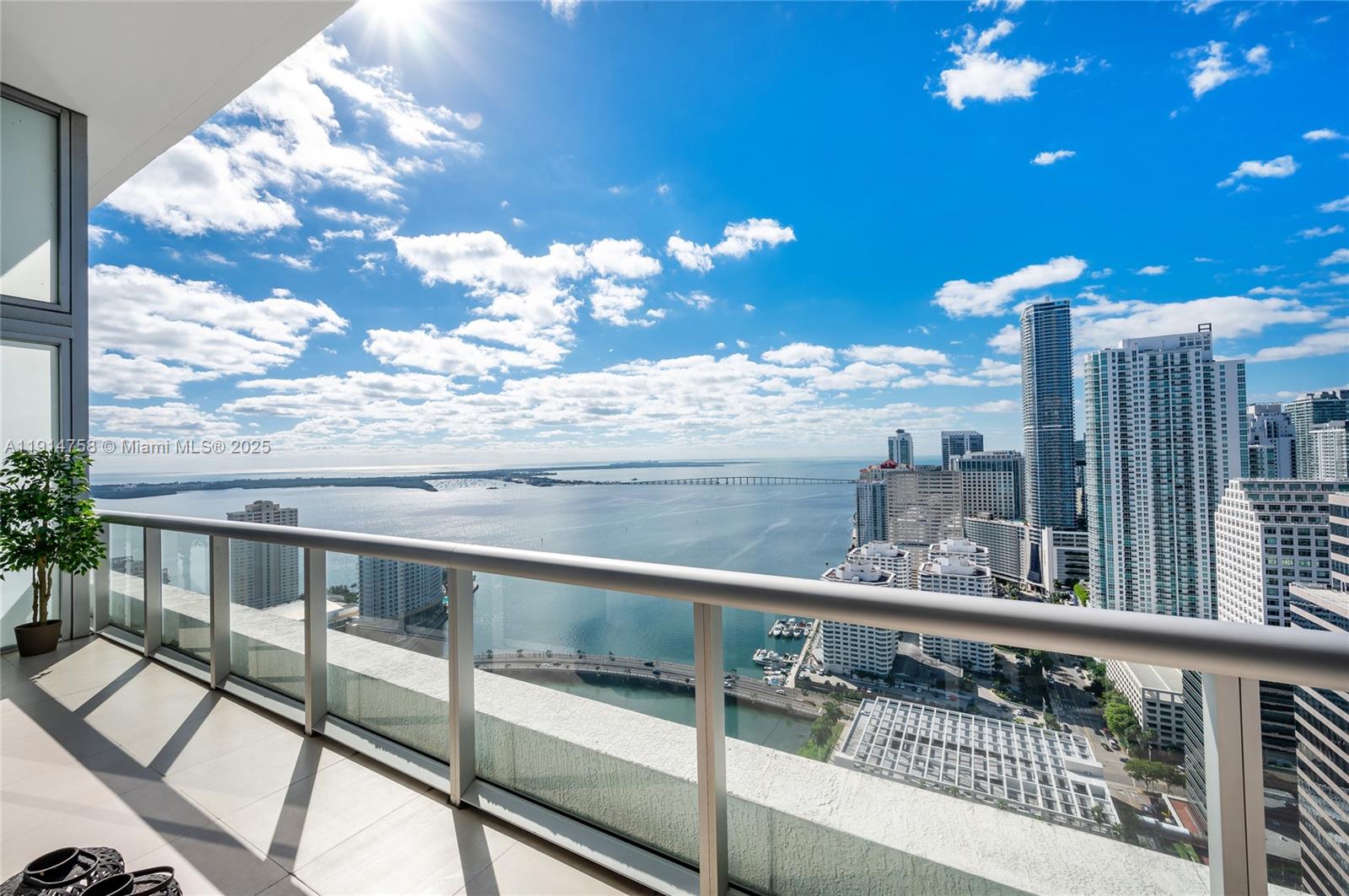 495 SE Brickell Ave #4103, Miami FL 33131