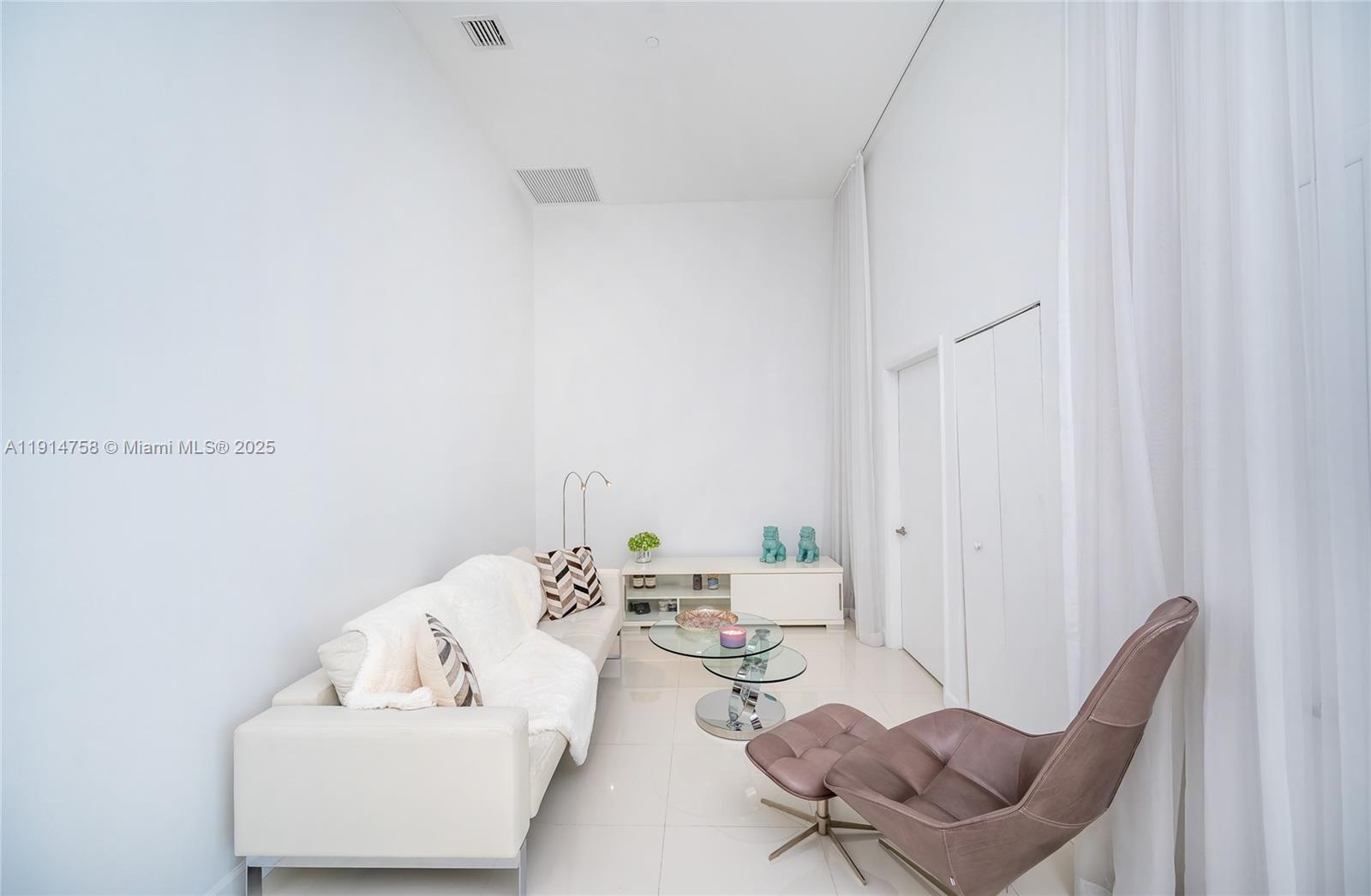 495 SE Brickell Ave #4103, Miami FL 33131