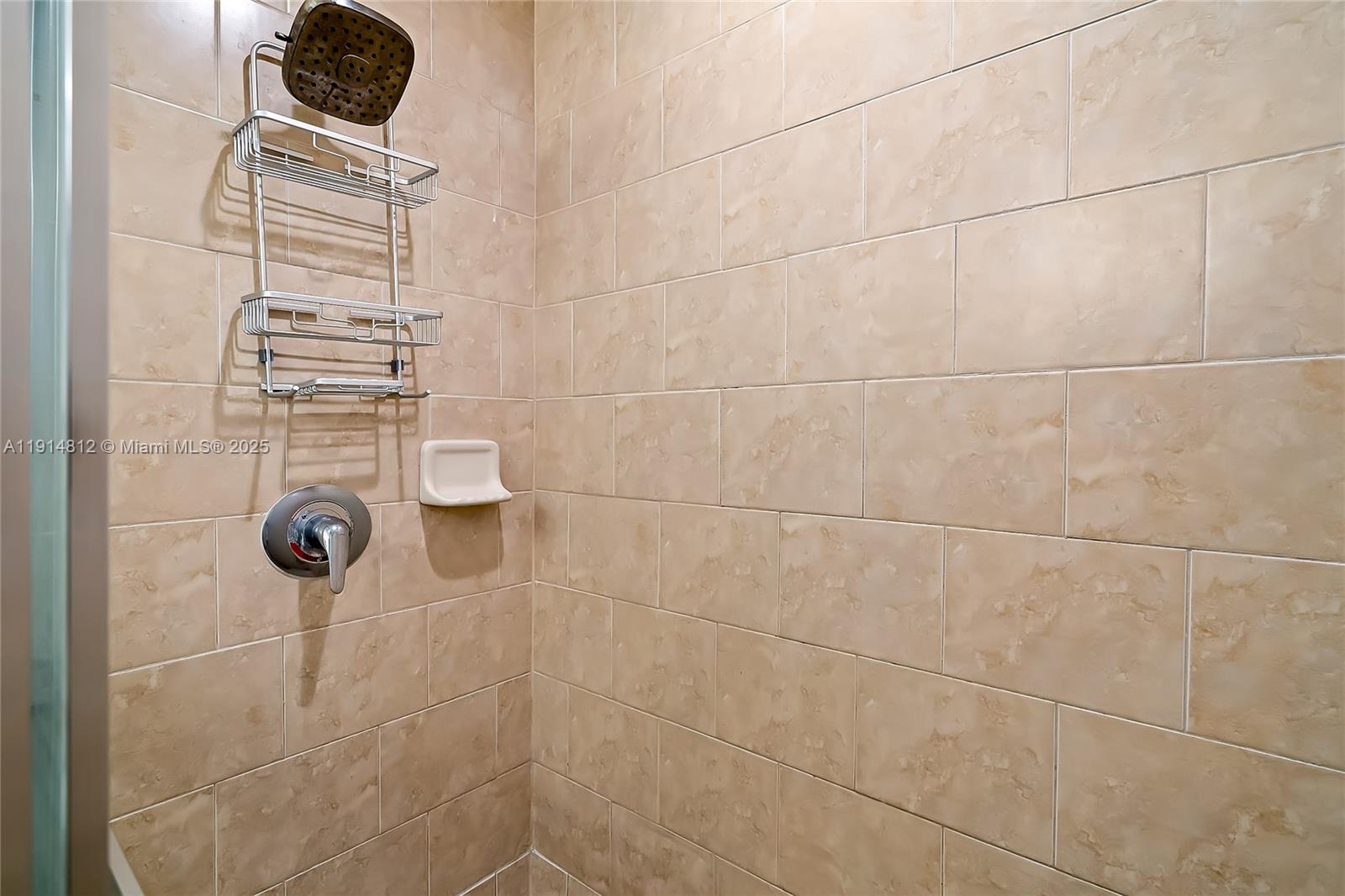 3001 NE 185th St #135, Aventura FL 33180