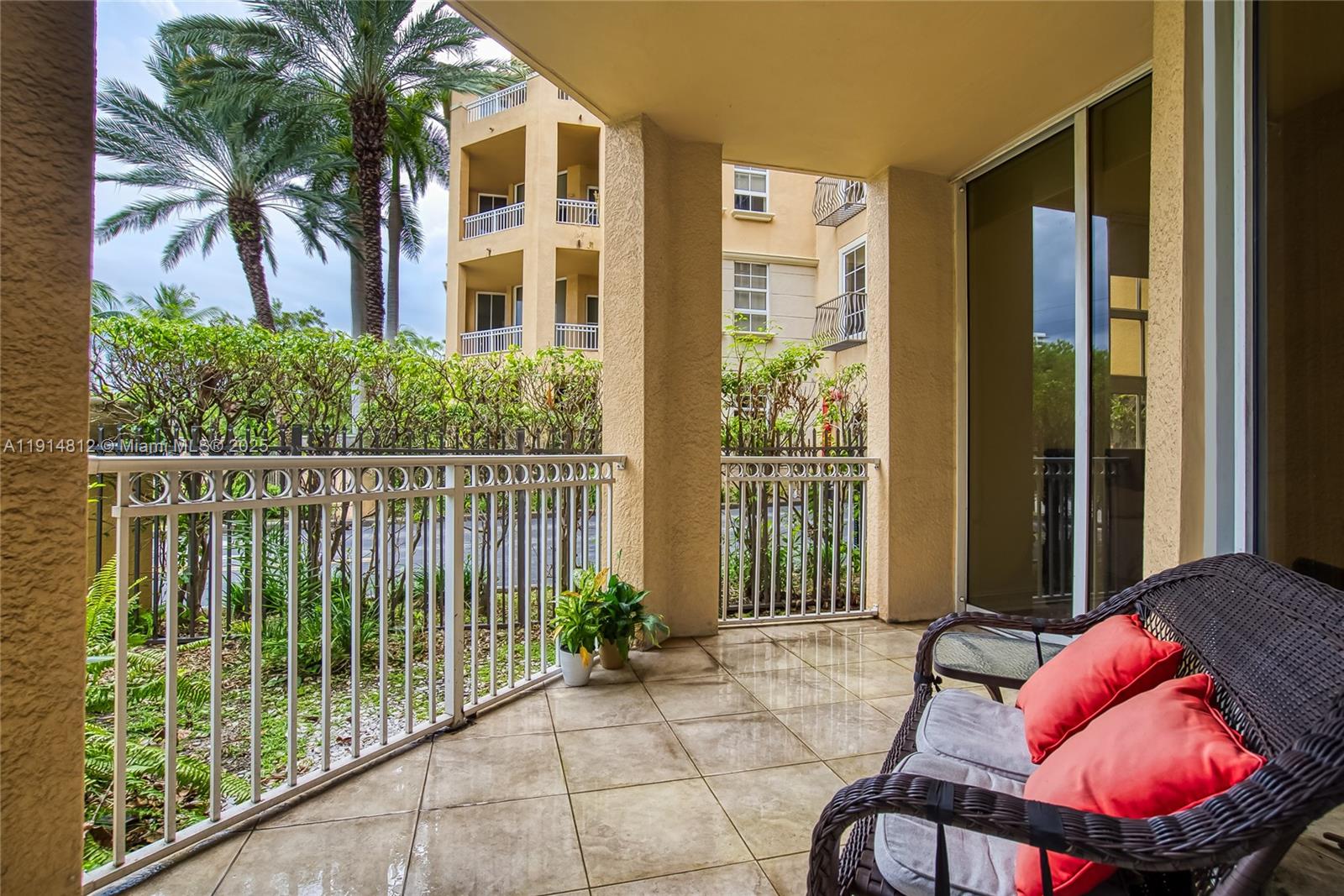 3001 NE 185th St #135, Aventura FL 33180