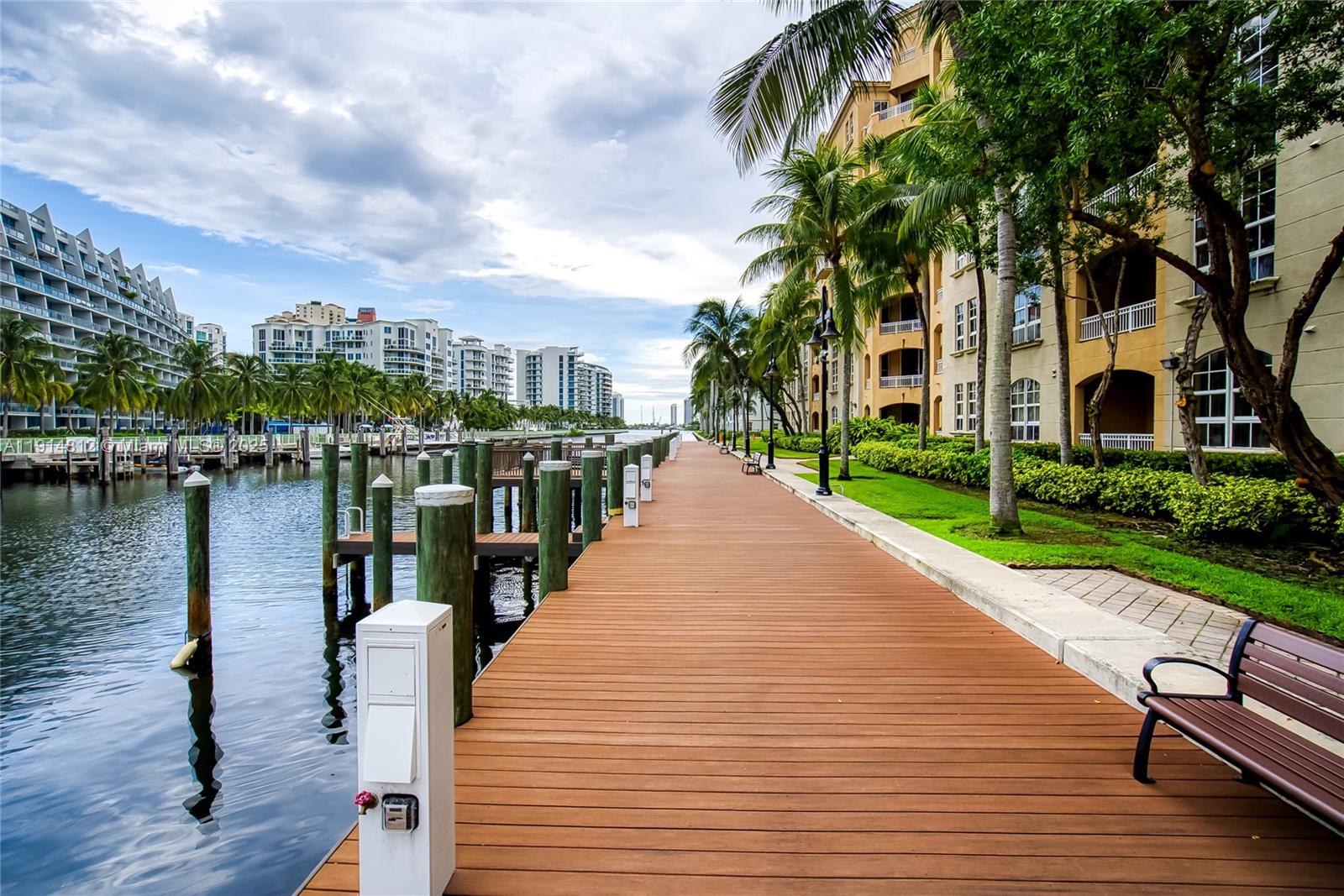 3001 NE 185th St #135, Aventura FL 33180