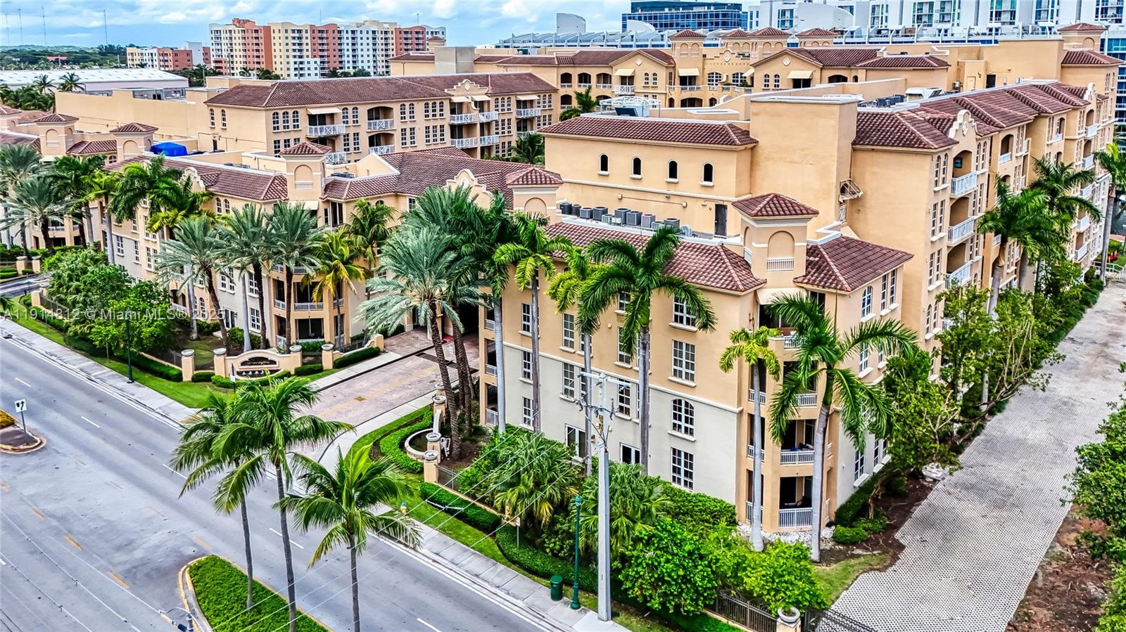 3001 NE 185th St #135, Aventura FL 33180