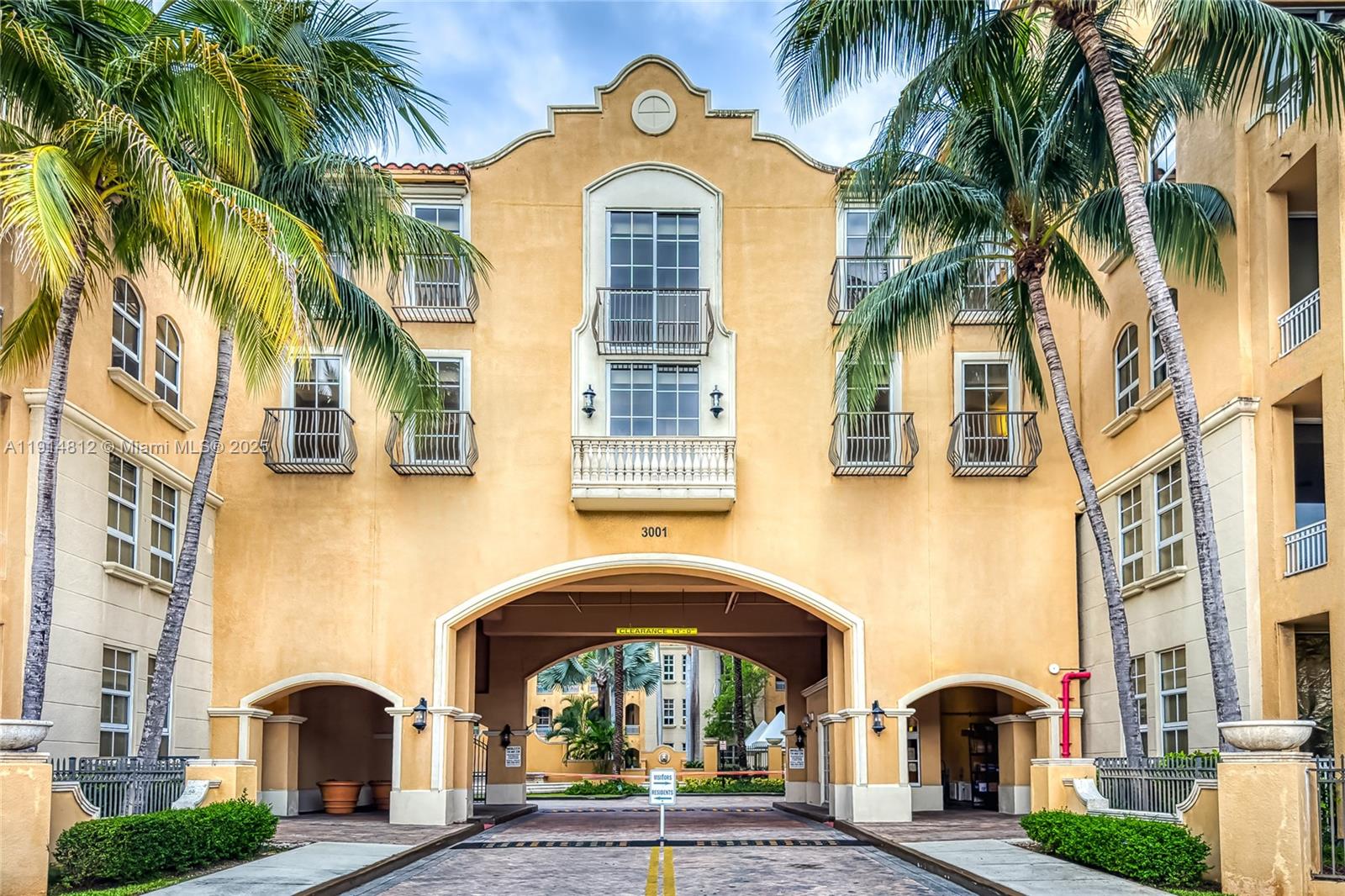 3001 NE 185th St #135, Aventura FL 33180