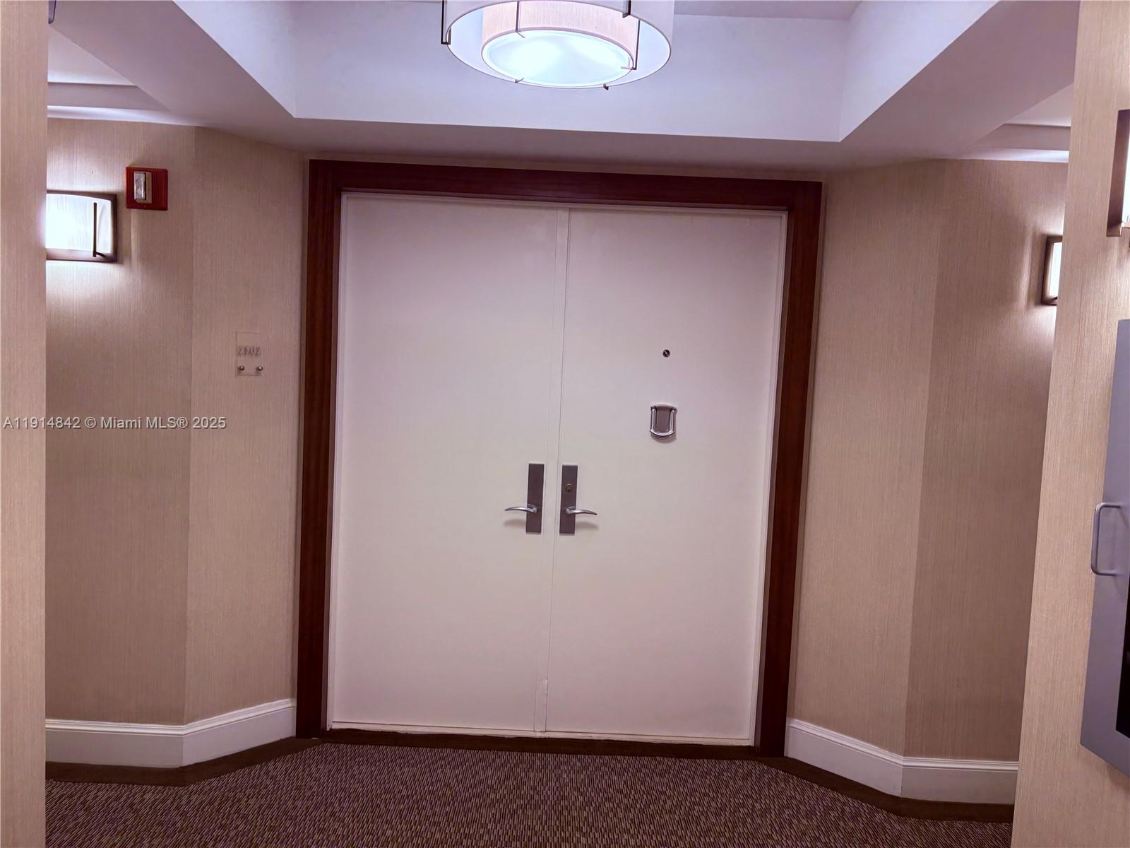 4779 Collins Ave #2302, Miami Beach FL 33140