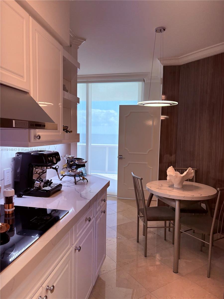 4779 Collins Ave #2302, Miami Beach FL 33140