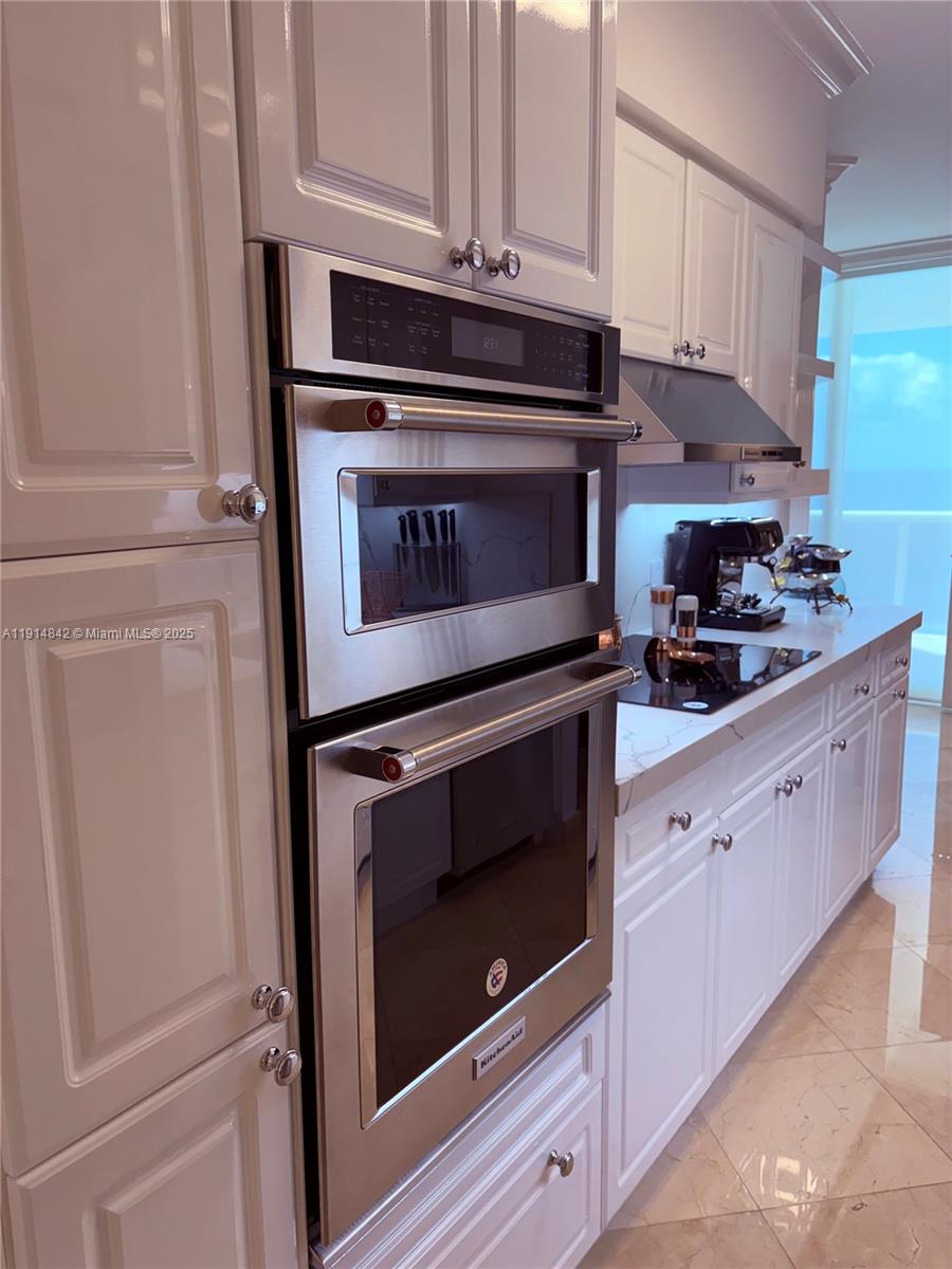 4779 Collins Ave #2302, Miami Beach FL 33140