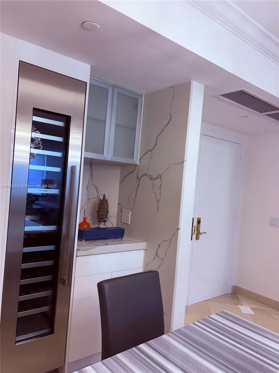 4779 Collins Ave #2302, Miami Beach FL 33140