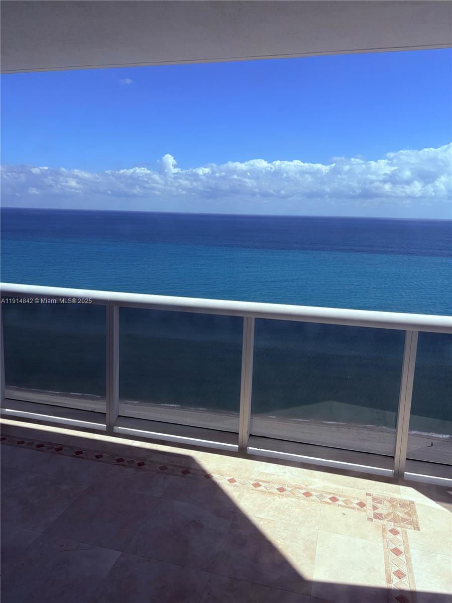 4779 Collins Ave #2302, Miami Beach FL 33140