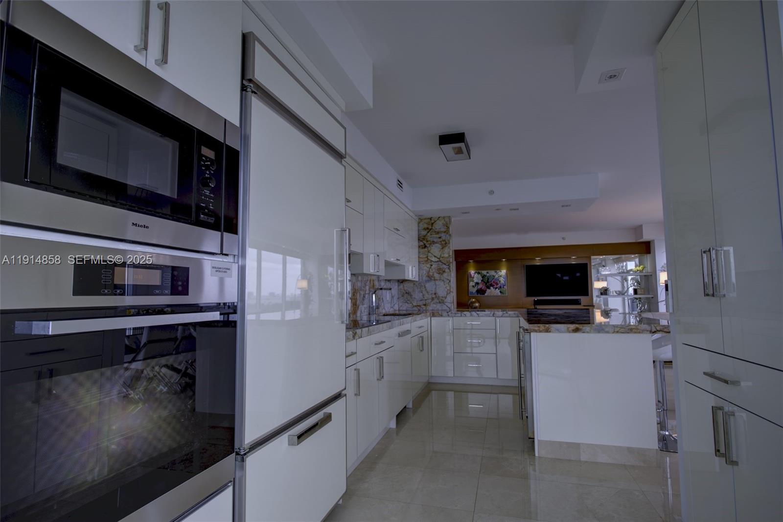 4775 Collins Ave #1601, Miami Beach FL 33140