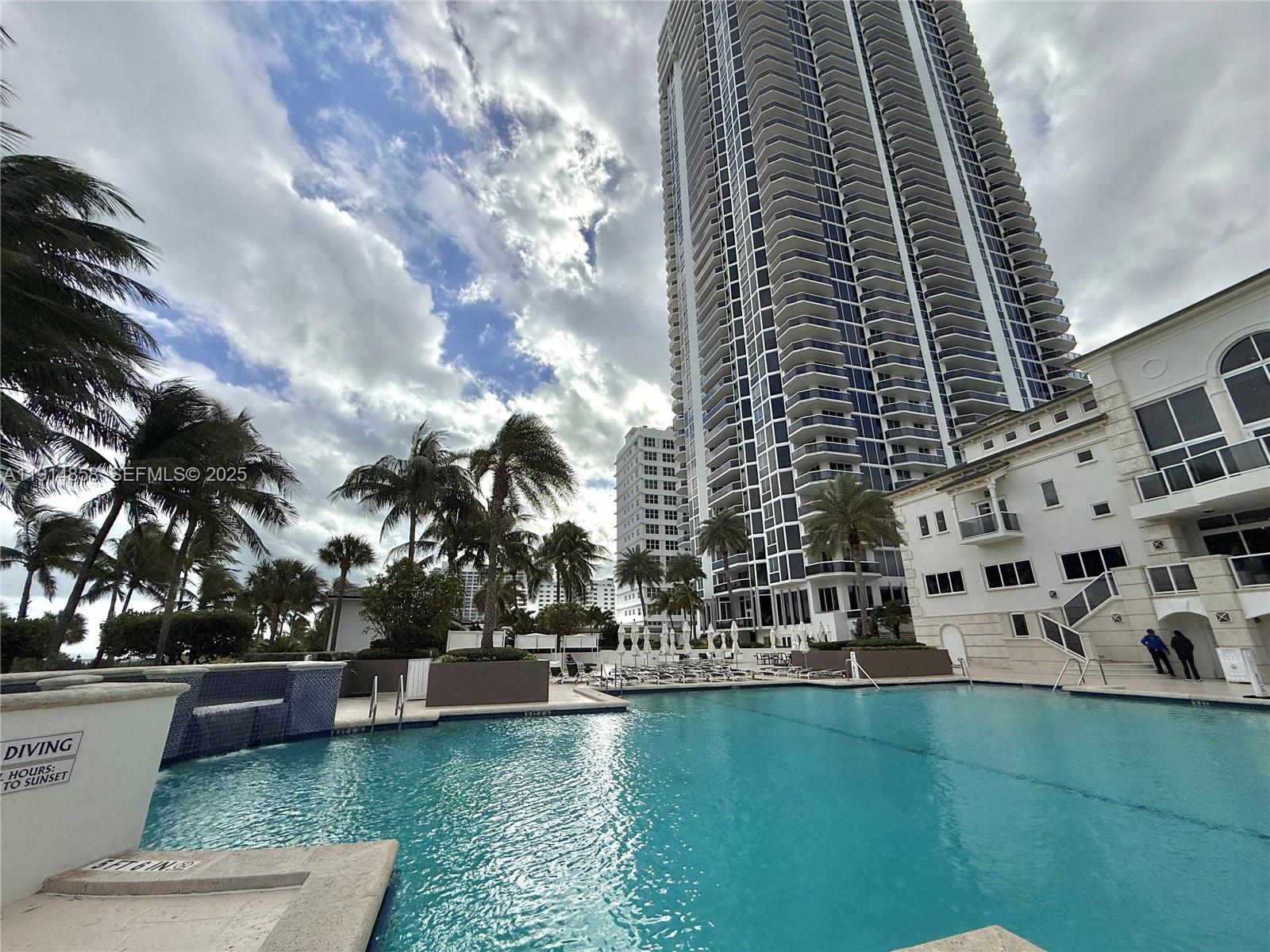 4775 Collins Ave #1601, Miami Beach FL 33140
