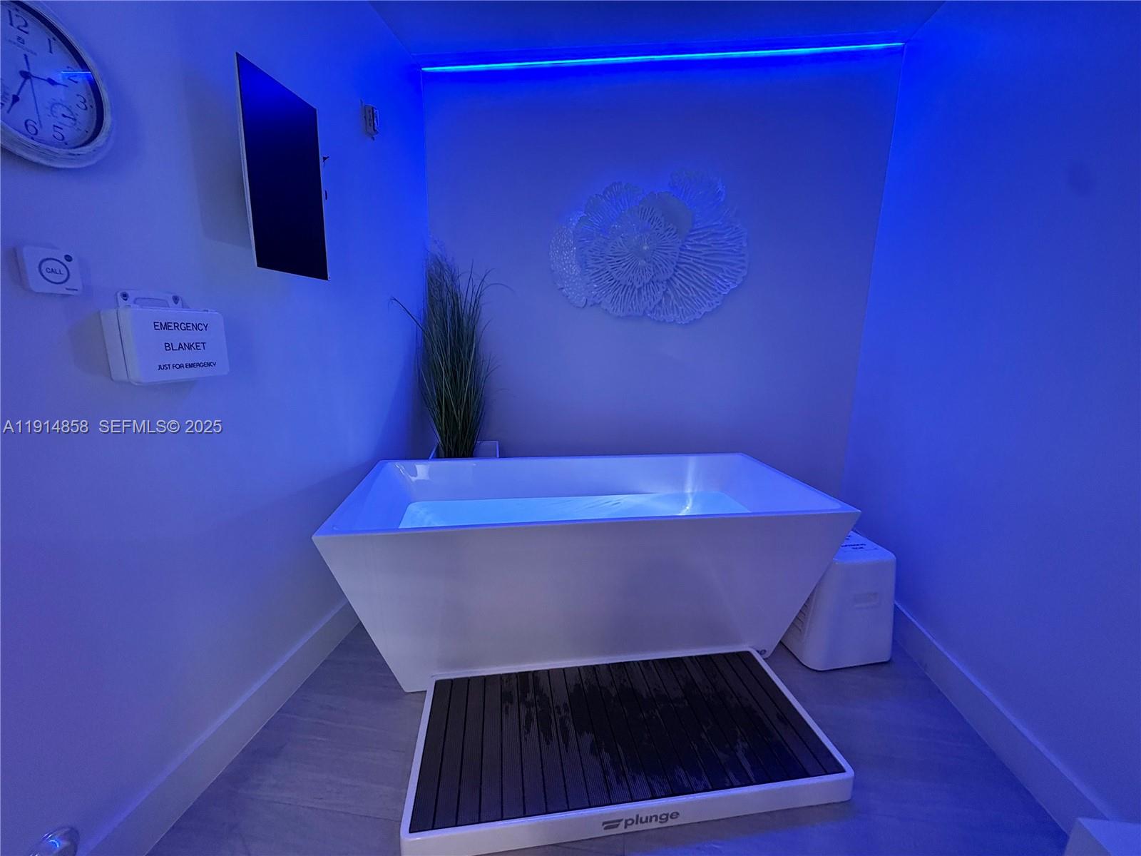 4775 Collins Ave #1601, Miami Beach FL 33140