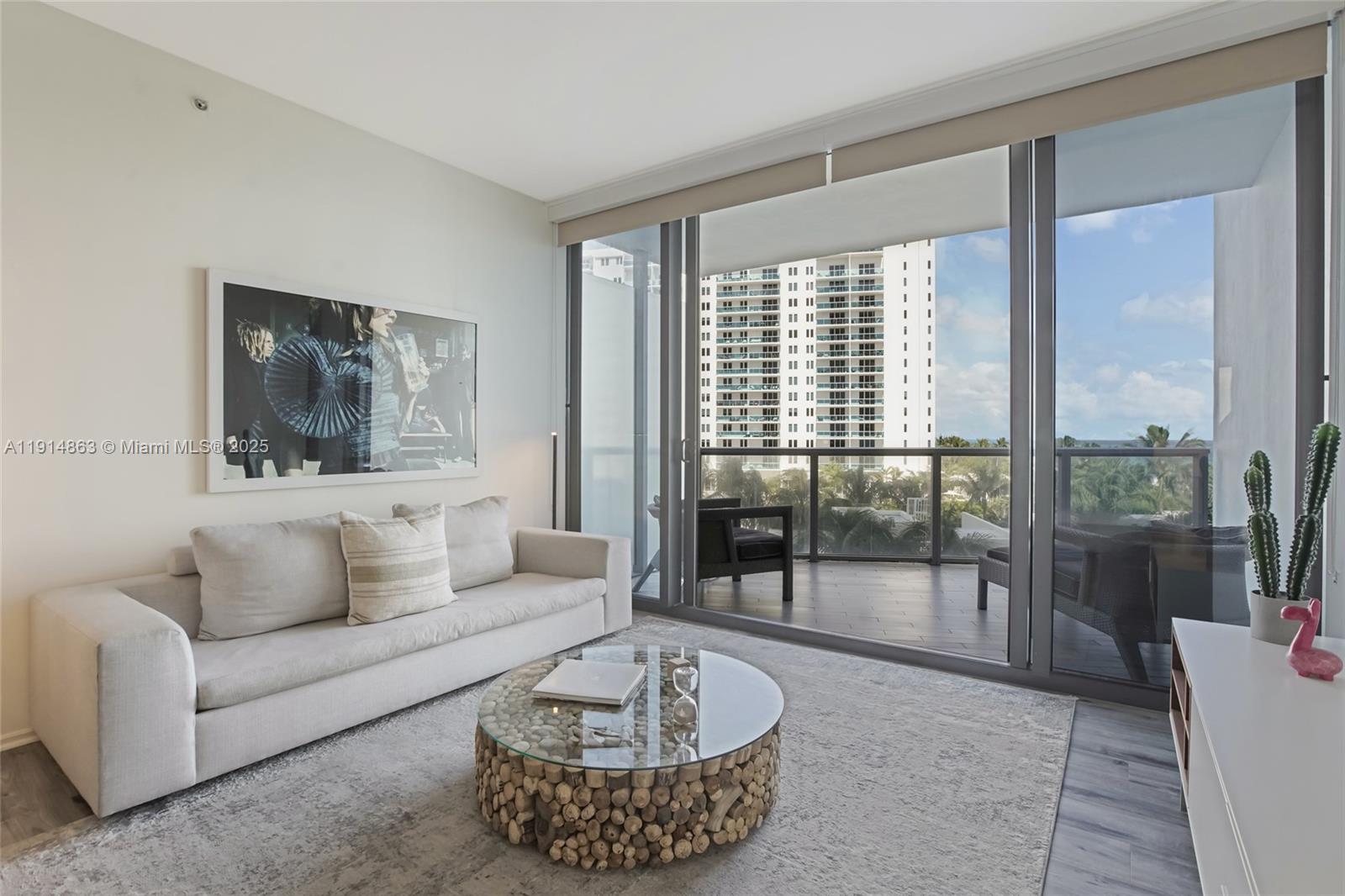 2201 Collins Ave #523, Miami Beach FL 33139
