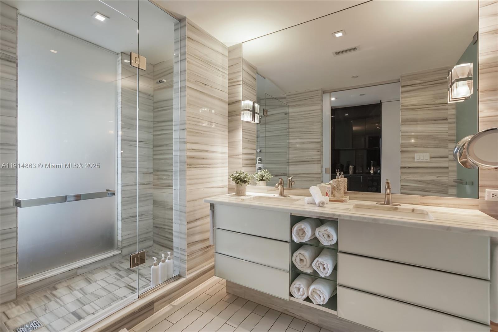 2201 Collins Ave #523, Miami Beach FL 33139