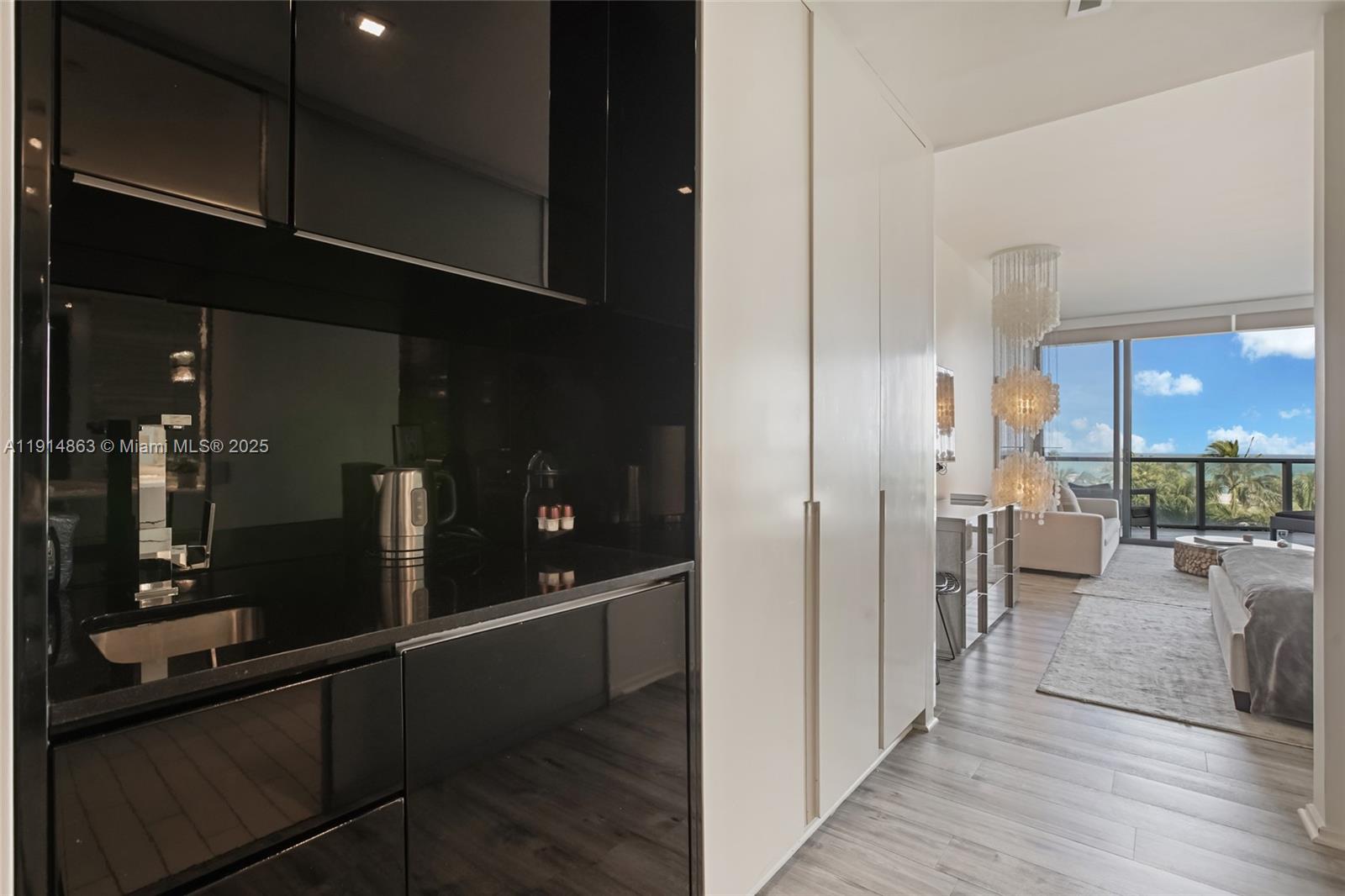 2201 Collins Ave #523, Miami Beach FL 33139