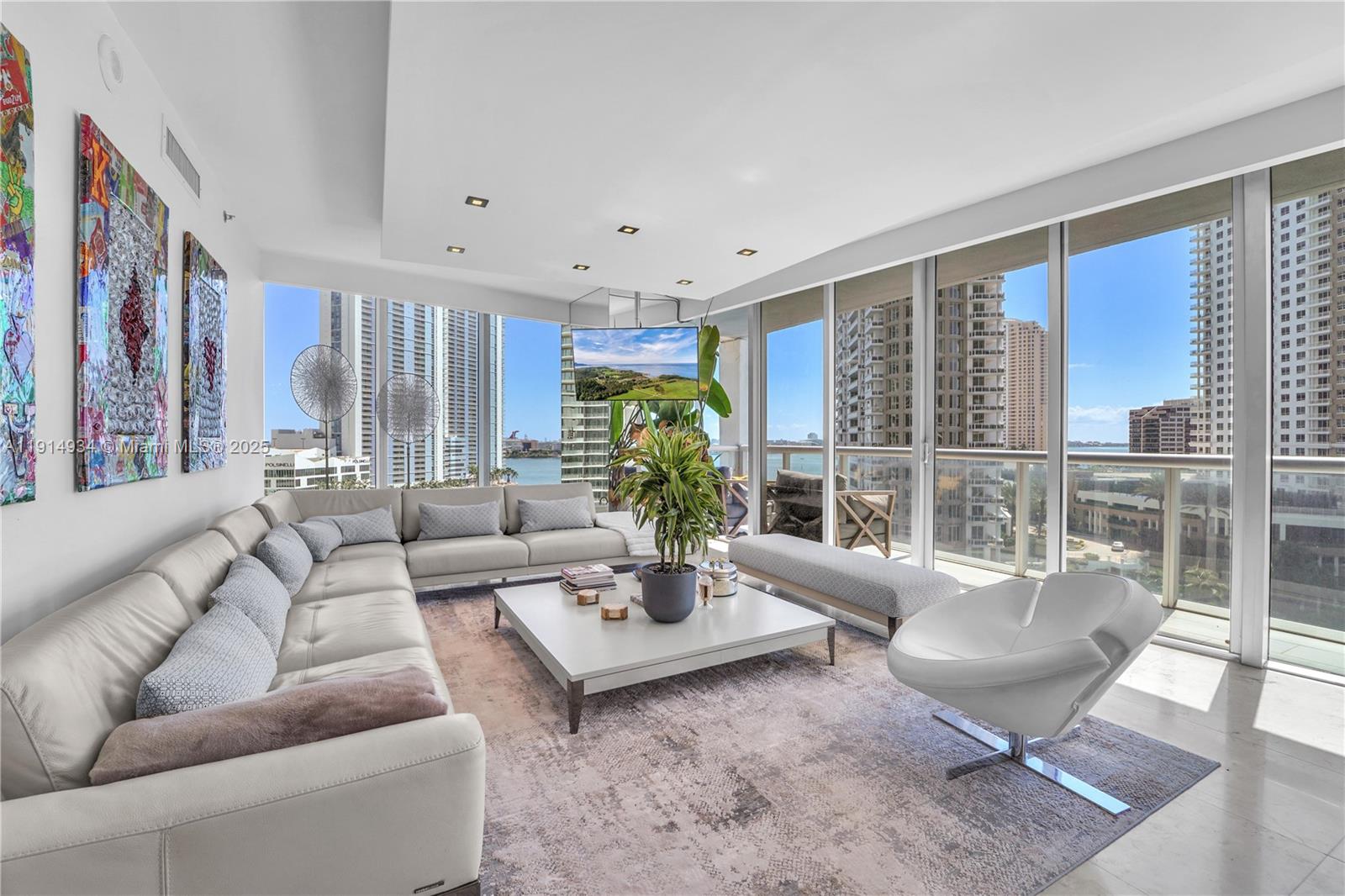 465 Brickell Ave #1001, Miami FL 33131