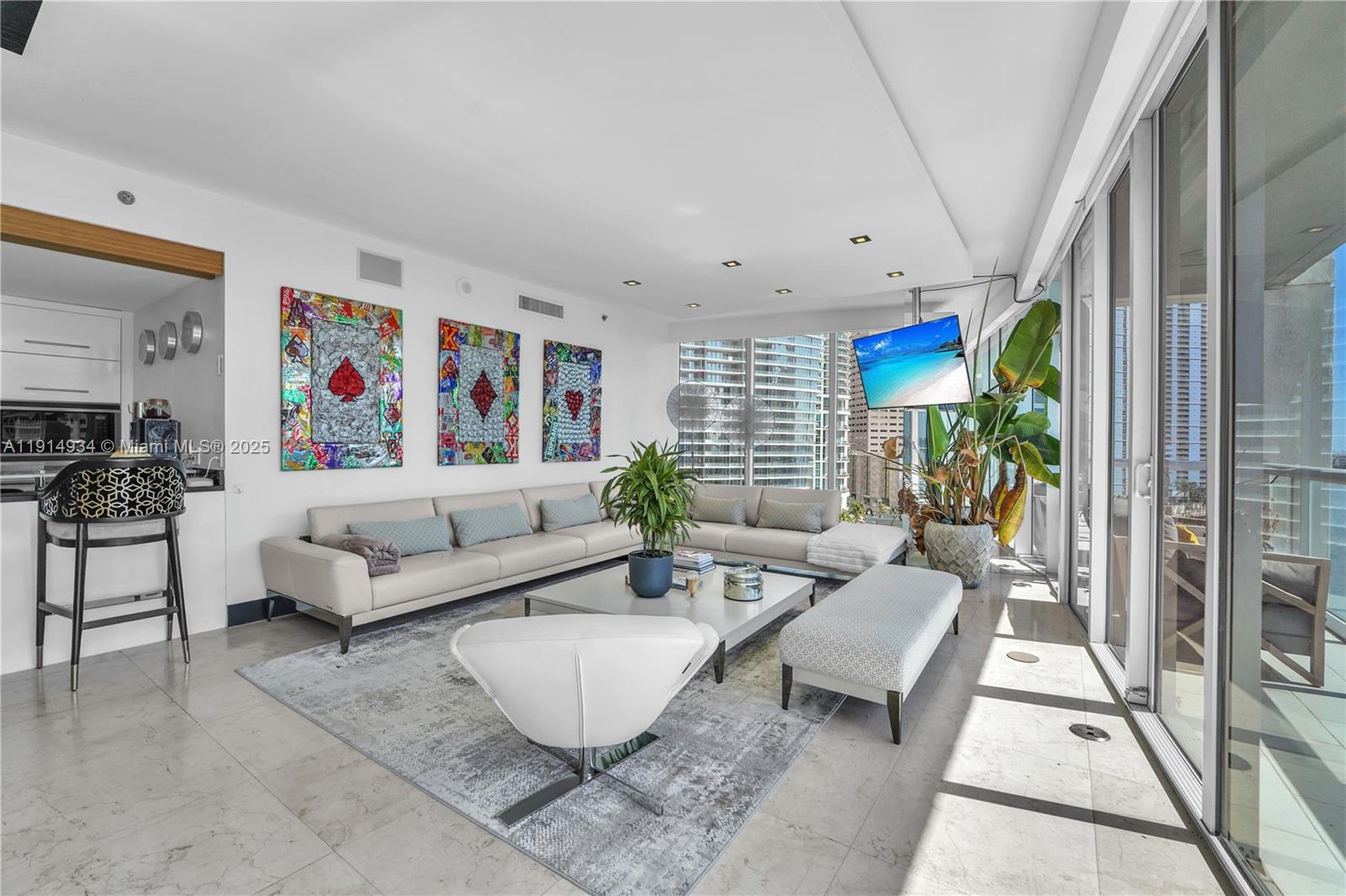 465 Brickell Ave #1001, Miami FL 33131