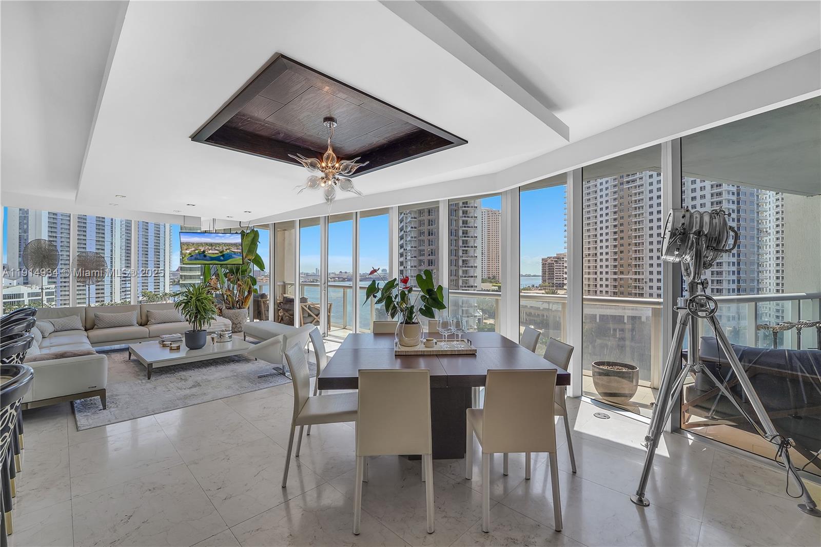 465 Brickell Ave #1001, Miami FL 33131